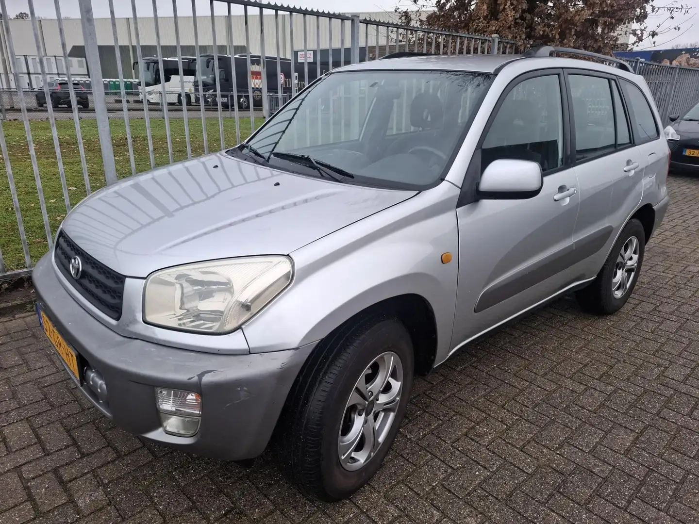 Toyota RAV 4 1.8-16V VVT-i Luna geen airco!! Grijs - 2
