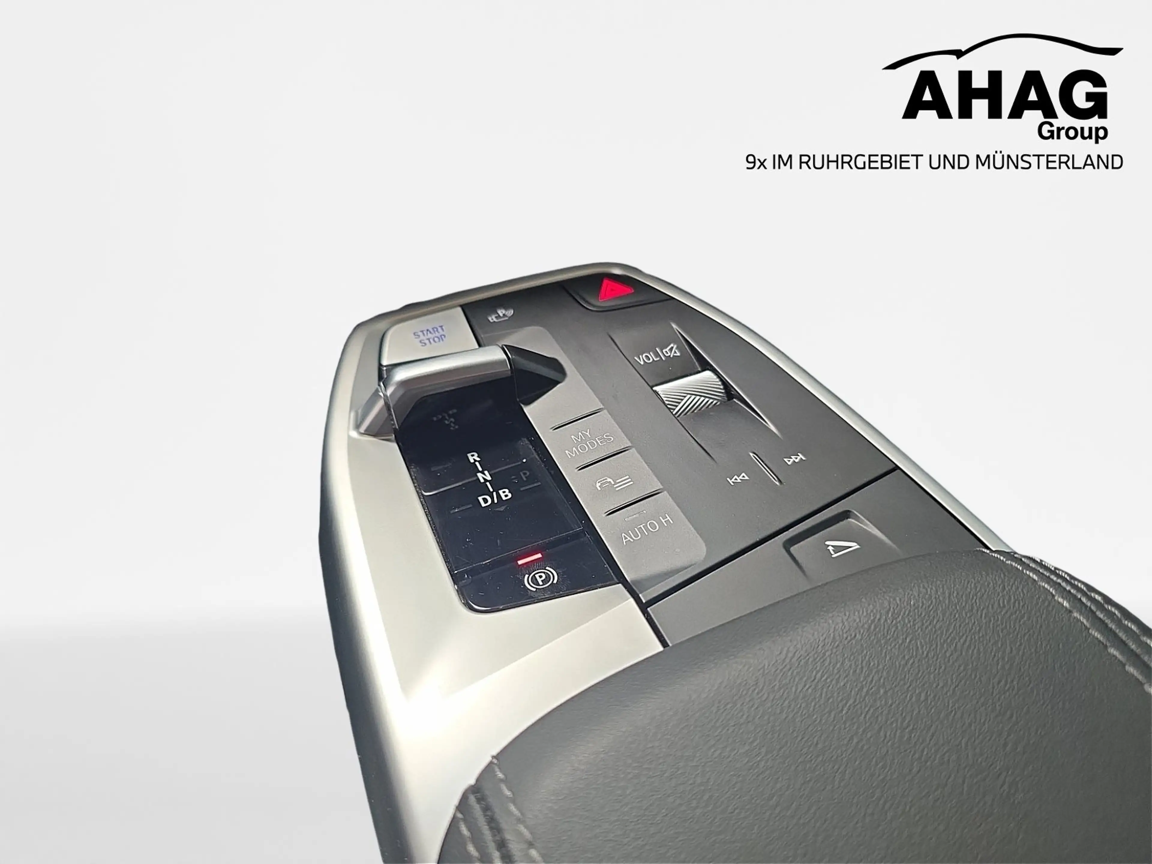 BMW iX1 xDrive30 M Sport Pro AHK H/K 360° ACC — photo 10