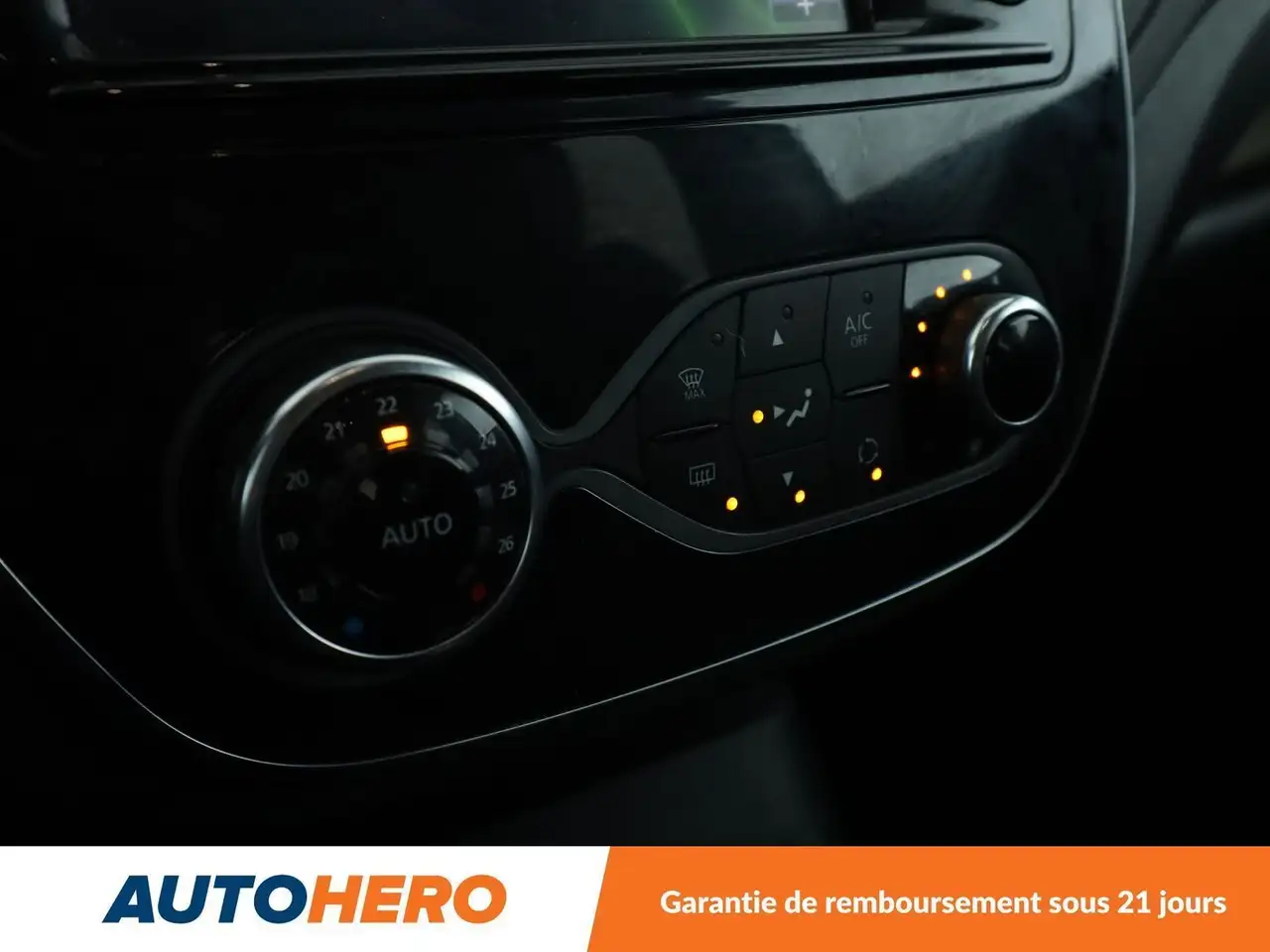Renault Captur — photo 26