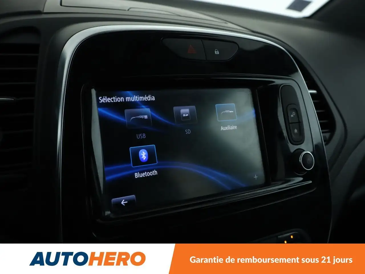 Renault Captur — photo 24