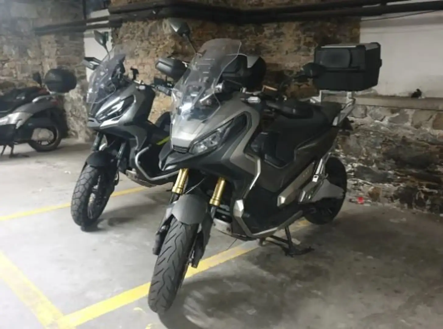 Honda X-ADV PER POCO+INCLUSO*PASSAGGIO*ZERO LAVORI DA FARE Grigio - 1