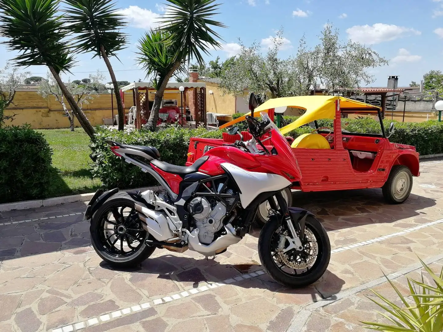 MV Agusta Turismo Veloce 800 Edition one Rosso - 1