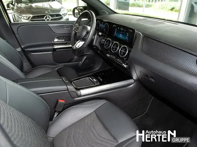 Mercedes-Benz B-Class view 6
