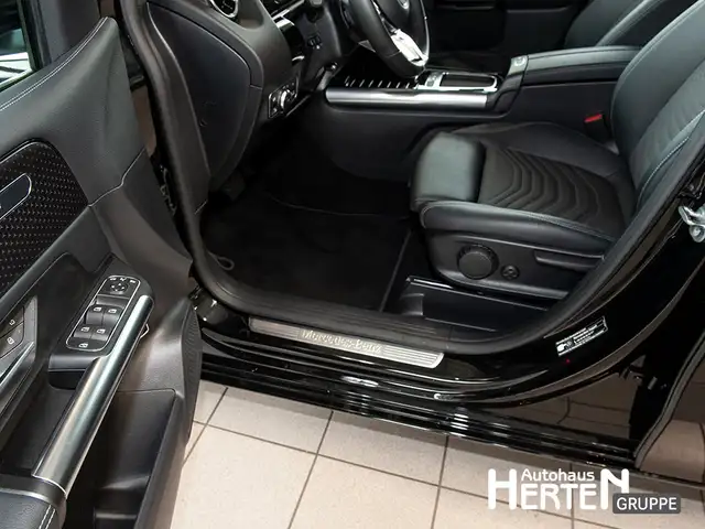 Mercedes-Benz B-Class view 12