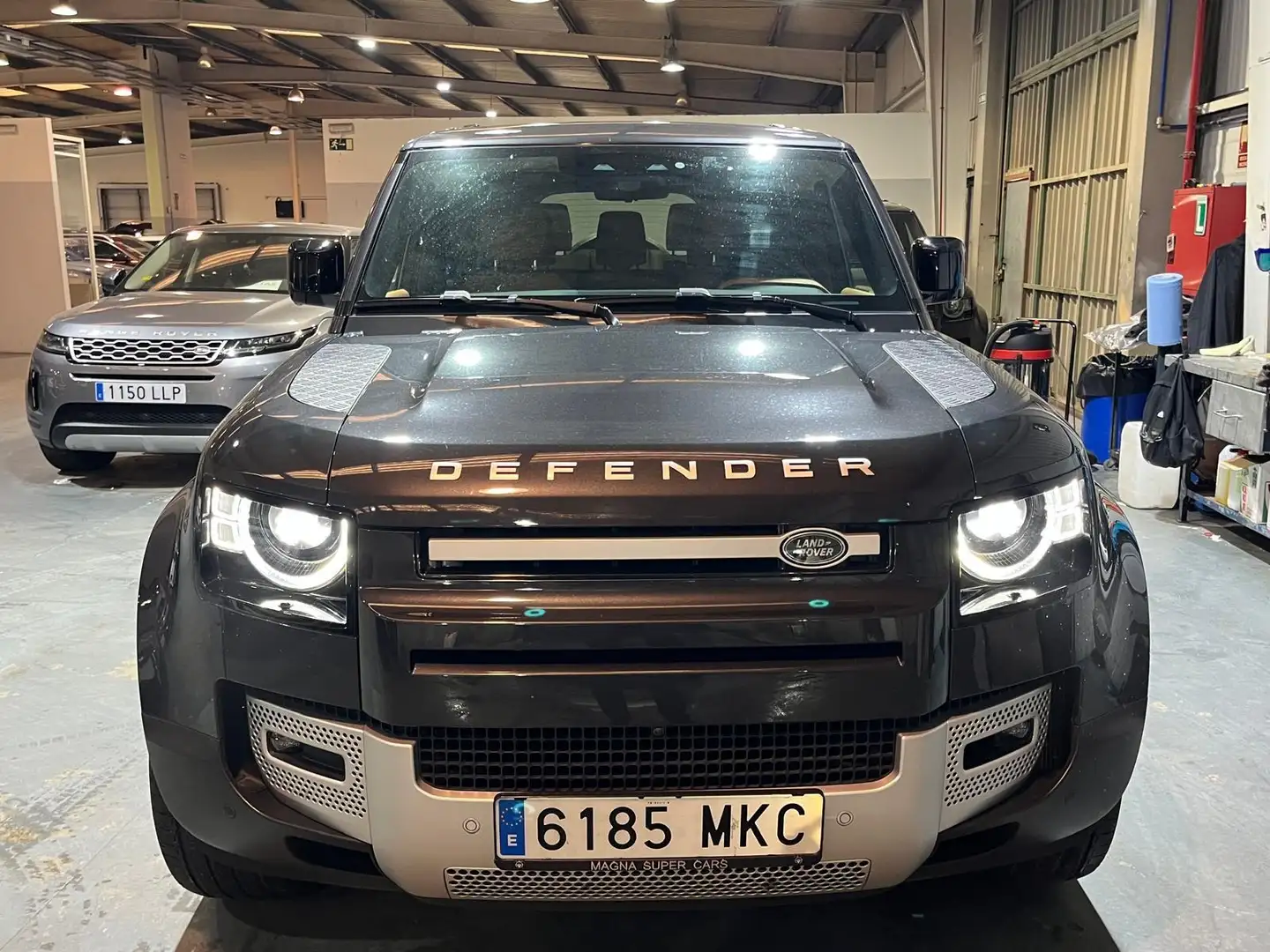 Land Rover Defender 110 3.0D l6 MHEV Standard AWD Aut. 300 Gris - 1