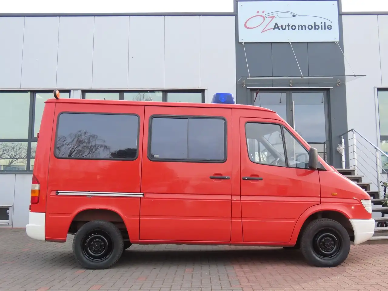 Mercedes-Benz Sprinter 210 D Feuerwehr 8-Sitzer, foto 11