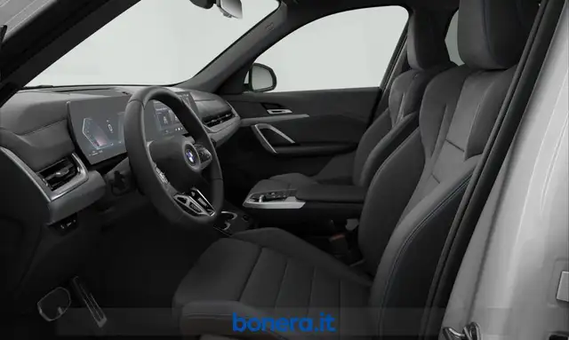 BMW X1 view 4