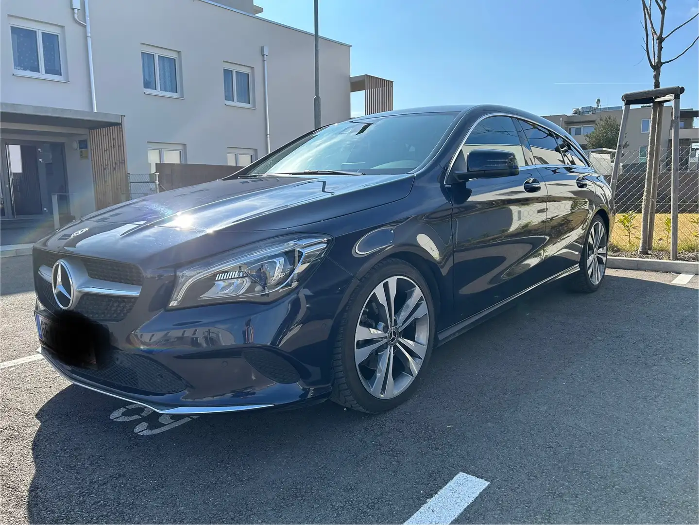 Mercedes-Benz CLA 220 d Shooting Brake Aut. Blau - 2