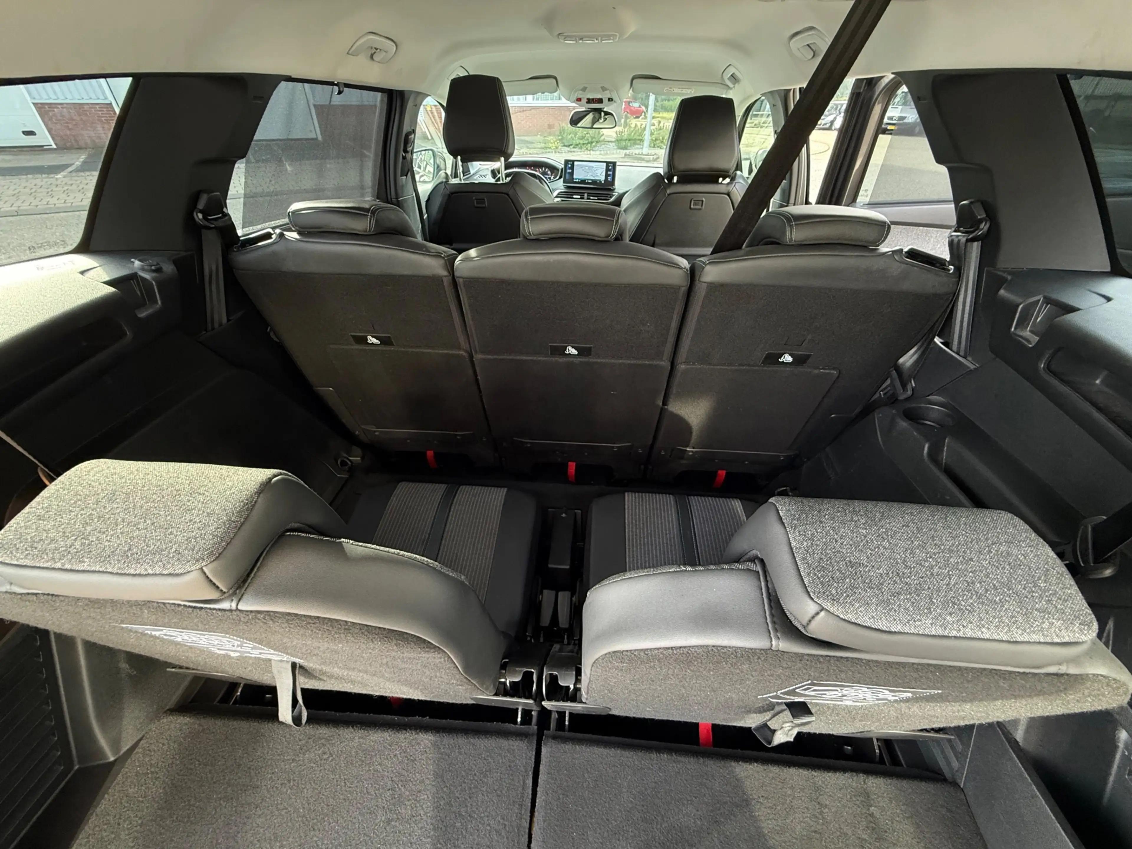 Peugeot 5008 1.2 16V 131PK 2022 ALLURE PACK 7-PERSOONS CARPLAY — photo 17