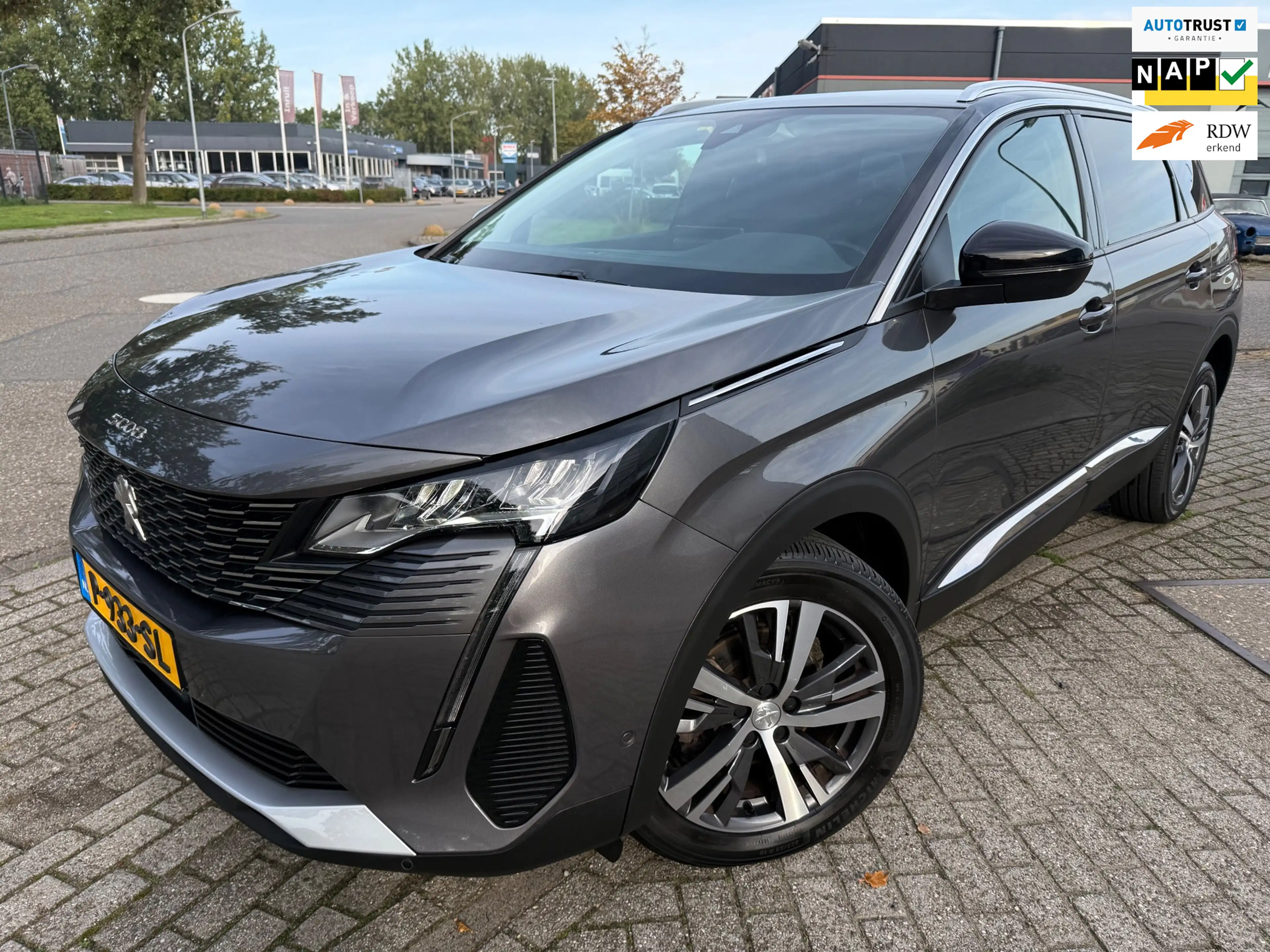 Peugeot 5008 1.2 16V 131PK 2022 ALLURE PACK 7-PERSOONS CARPLAY