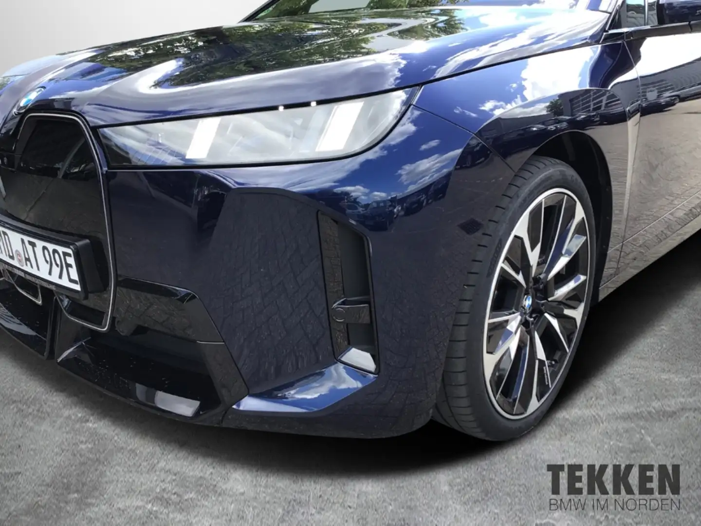BMW iX xDrive60 M-Sport Pro Vollausstattung Blau - 2