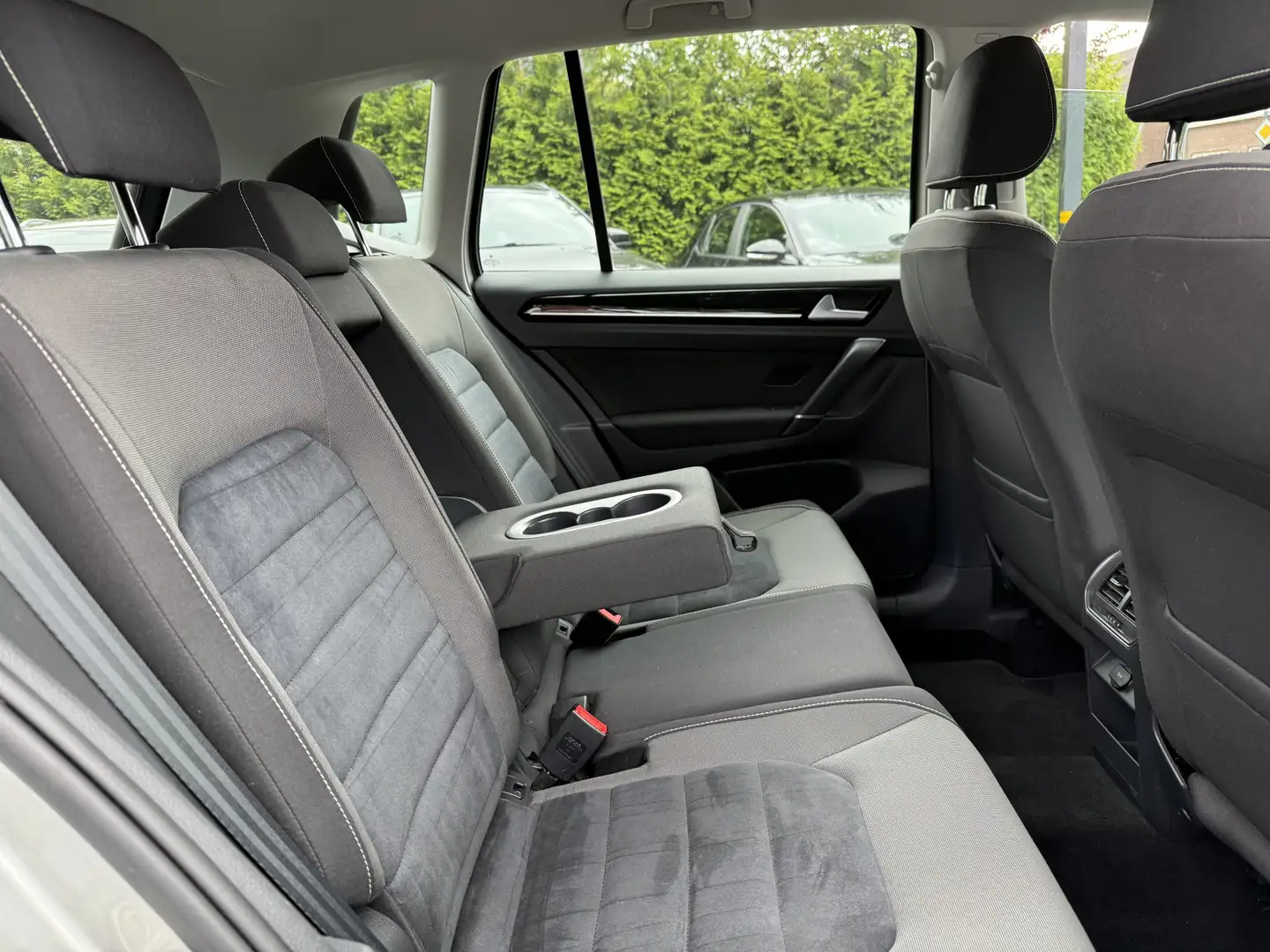 Volkswagen Golf Sportsvan 1.4 TSi 125pk Comfortline, Clima | Trekhaak | Mass Grijs - 2