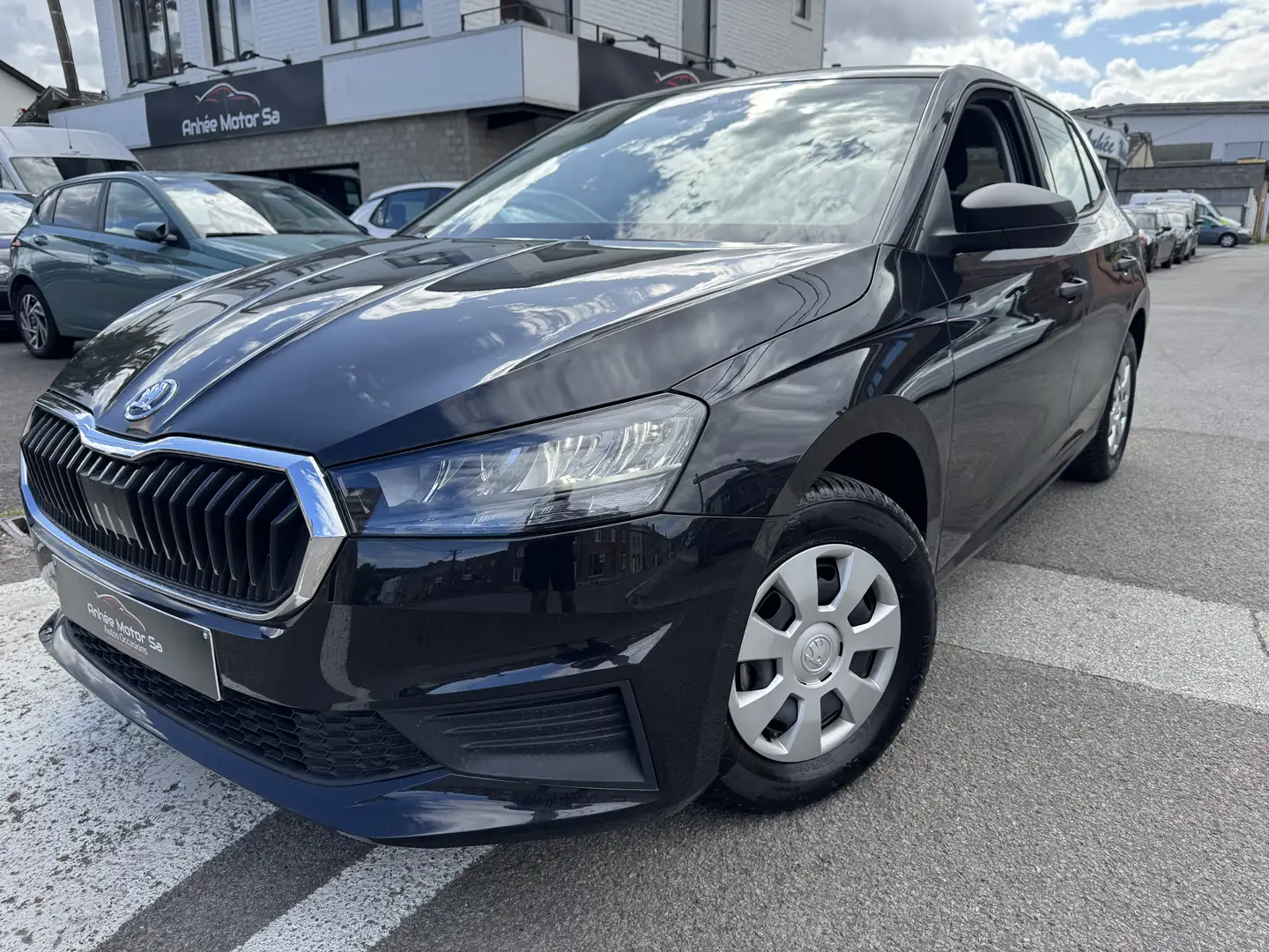 Skoda Fabia Fabia 1.0 MPI /CarPlay/Climatisation/Radar/ Schwarz - 1