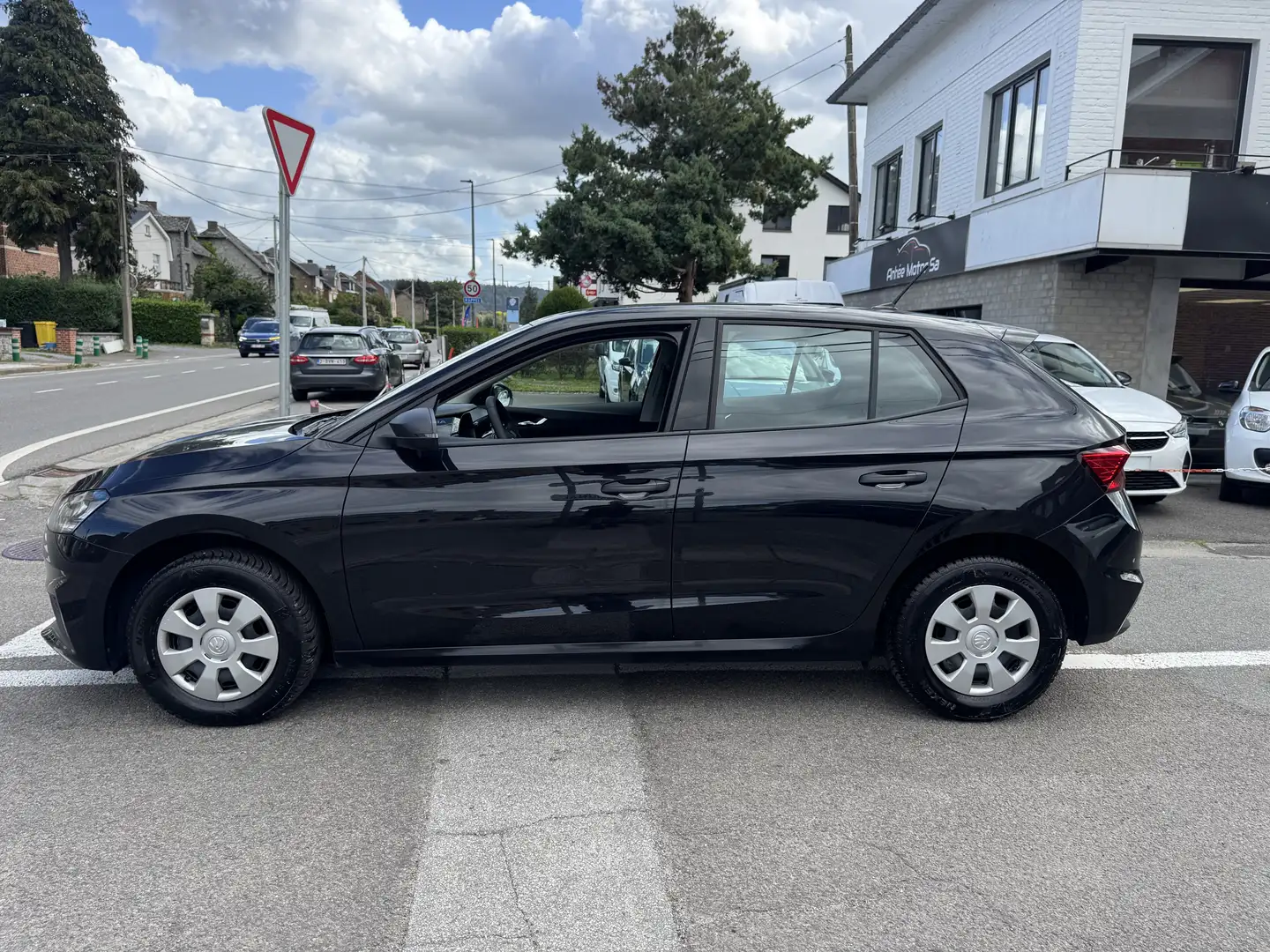 Skoda Fabia Fabia 1.0 MPI /CarPlay/Climatisation/Radar/ Schwarz - 2