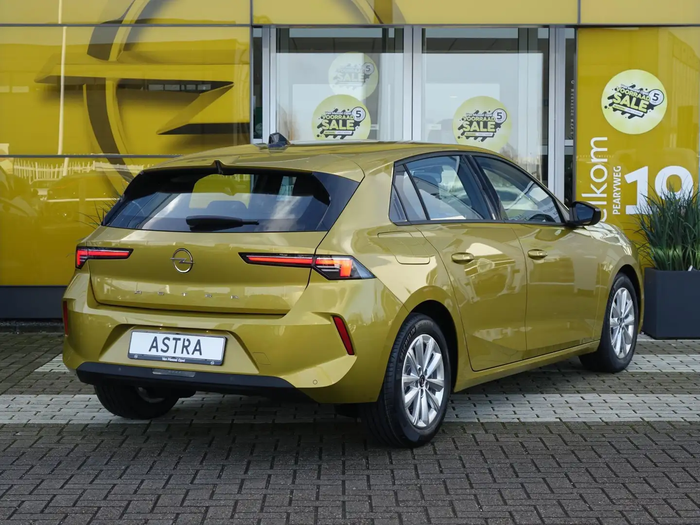 Opel Astra 1.2 Level 2 || VAN MOSSEL VOORRAADVOORDEEL || Geel - 2