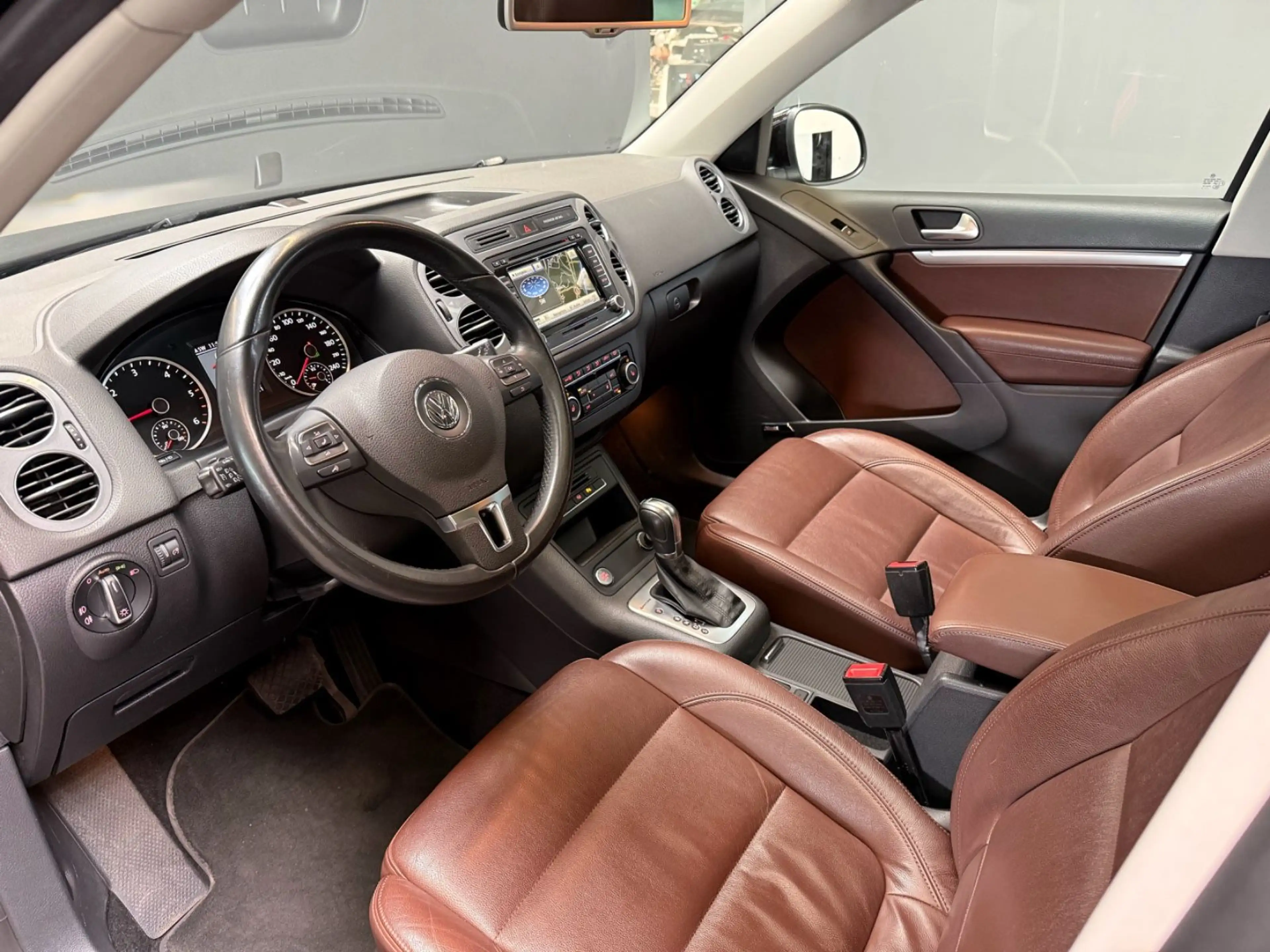 Volkswagen Tiguan 4Motion BiXenon/Navi/Kamera/HiFi — photo 8