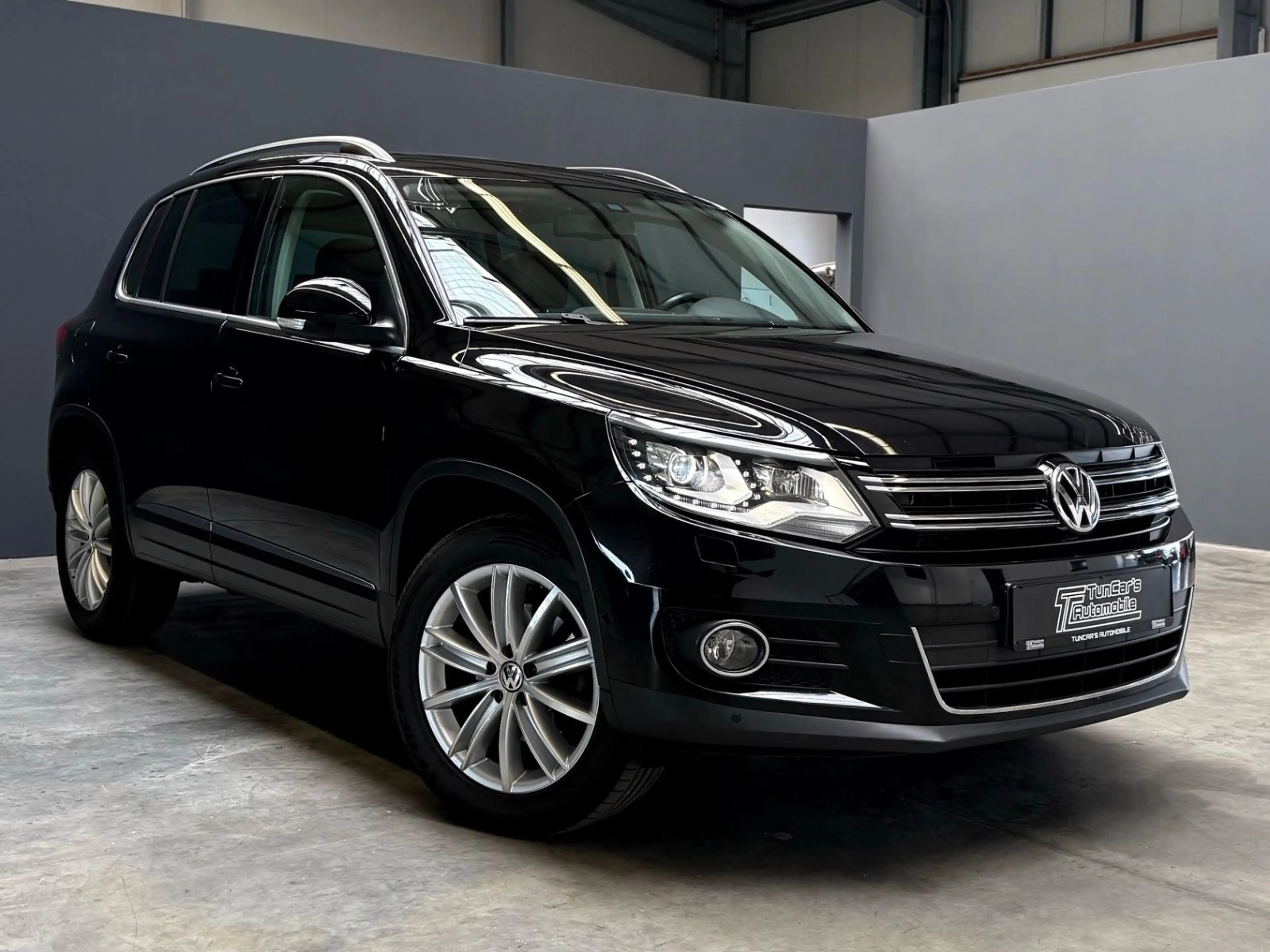 Volkswagen Tiguan 4Motion BiXenon/Navi/Kamera/HiFi — photo 6