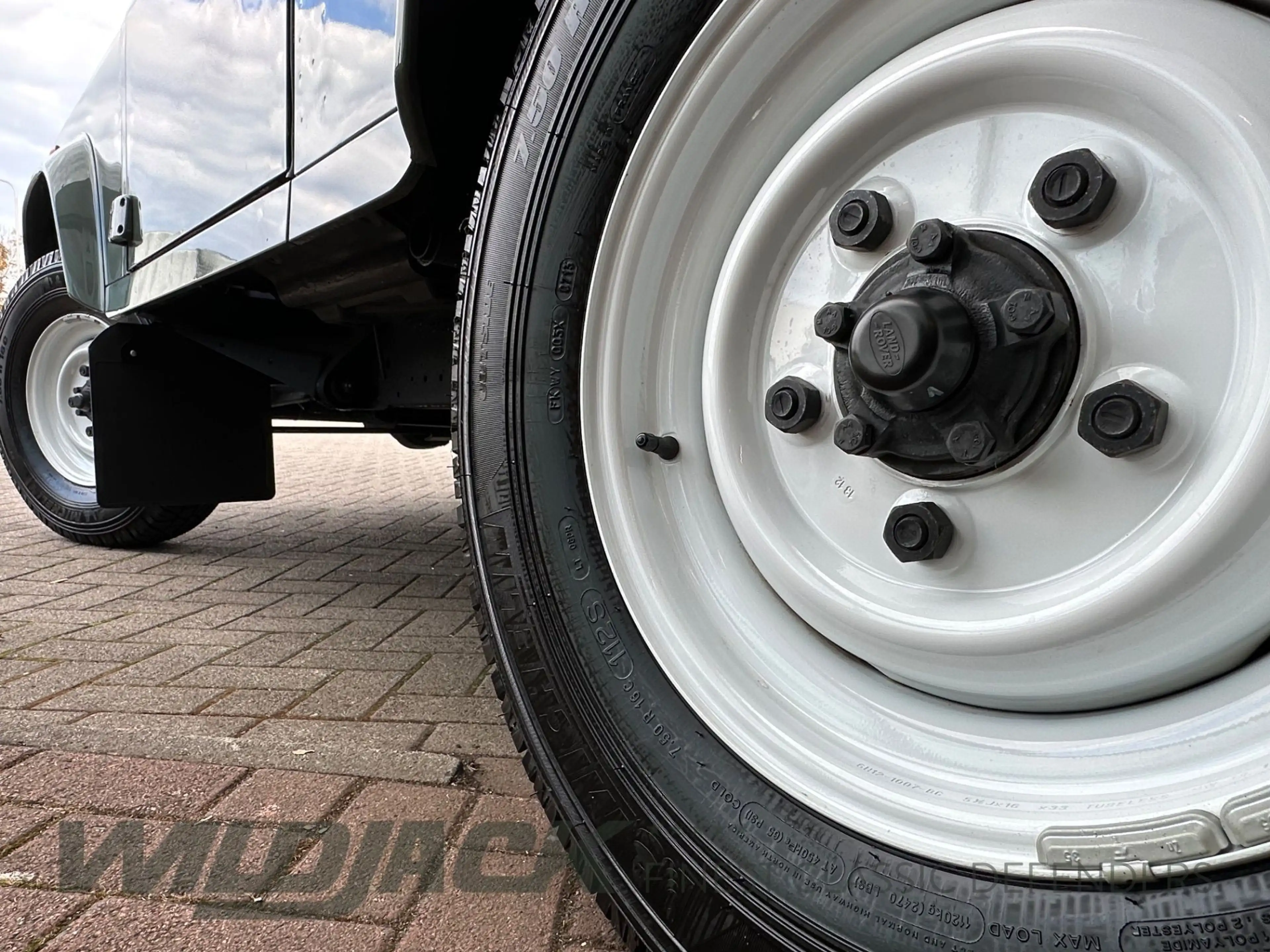 Land Rover Defender 90 DPF Soft Top E *NEUWERTIG* — photo 11
