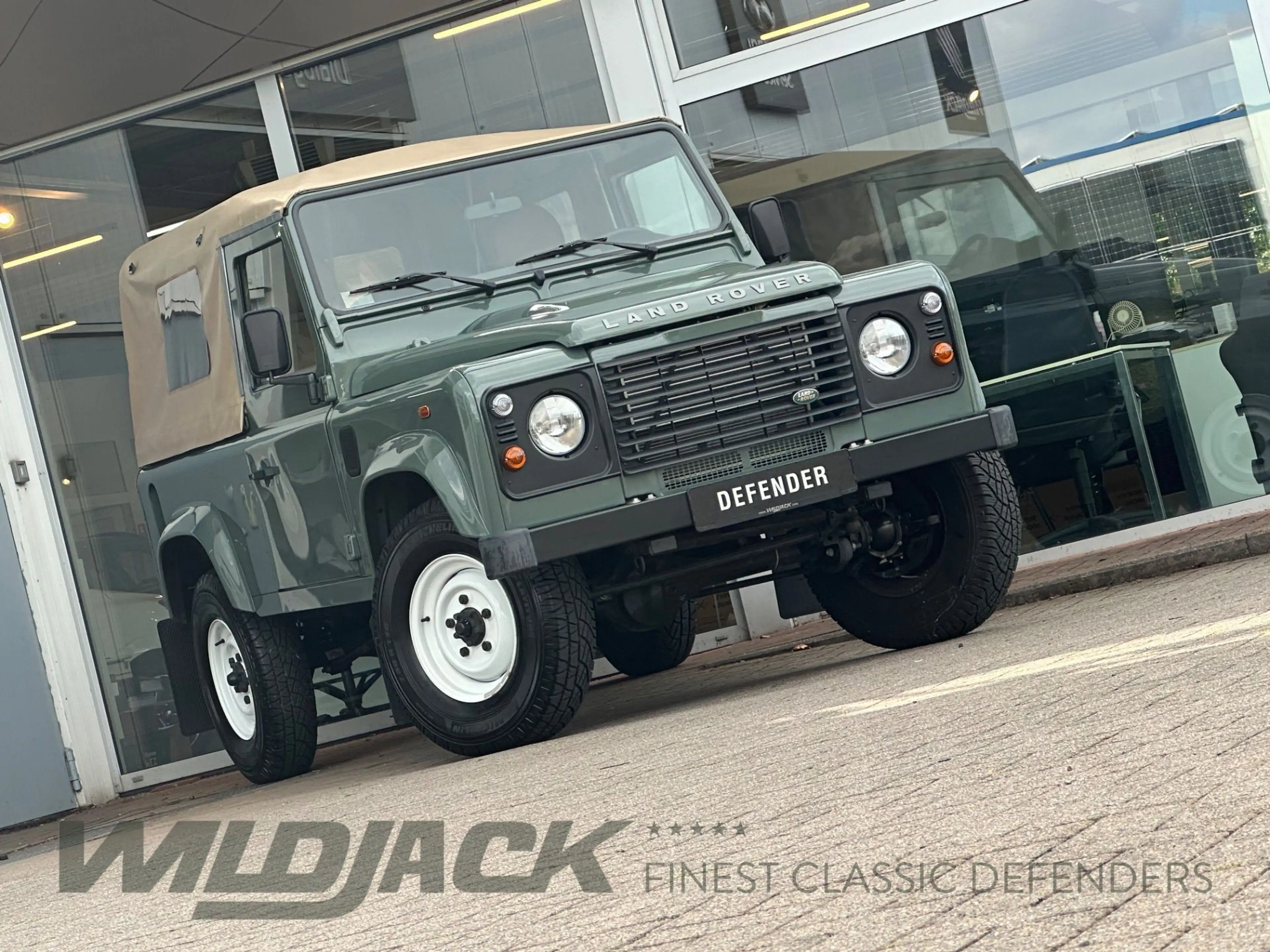 Land Rover Defender 90 DPF Soft Top E *NEUWERTIG*