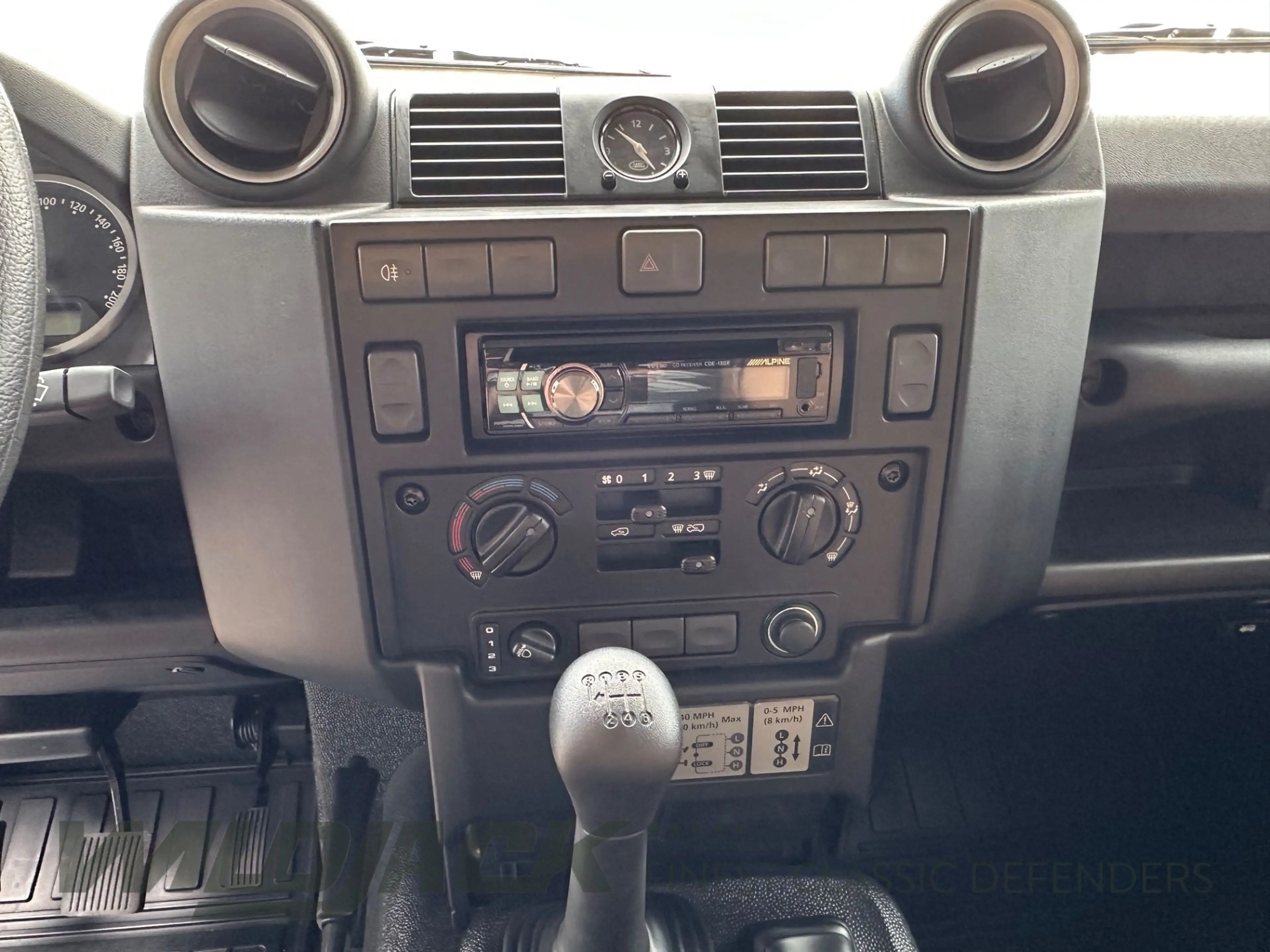 Land Rover Defender 90 DPF Soft Top E *NEUWERTIG* — photo 14