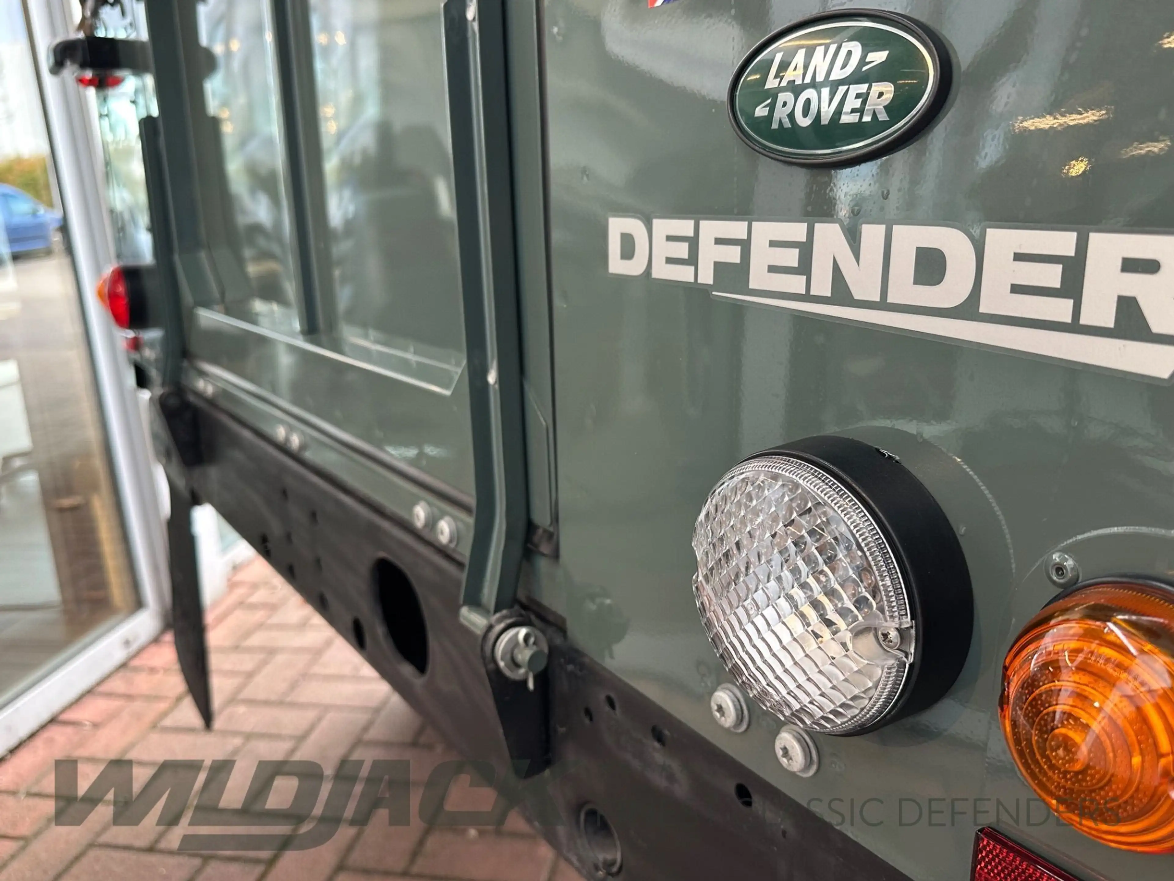 Land Rover Defender 90 DPF Soft Top E *NEUWERTIG* — photo 8