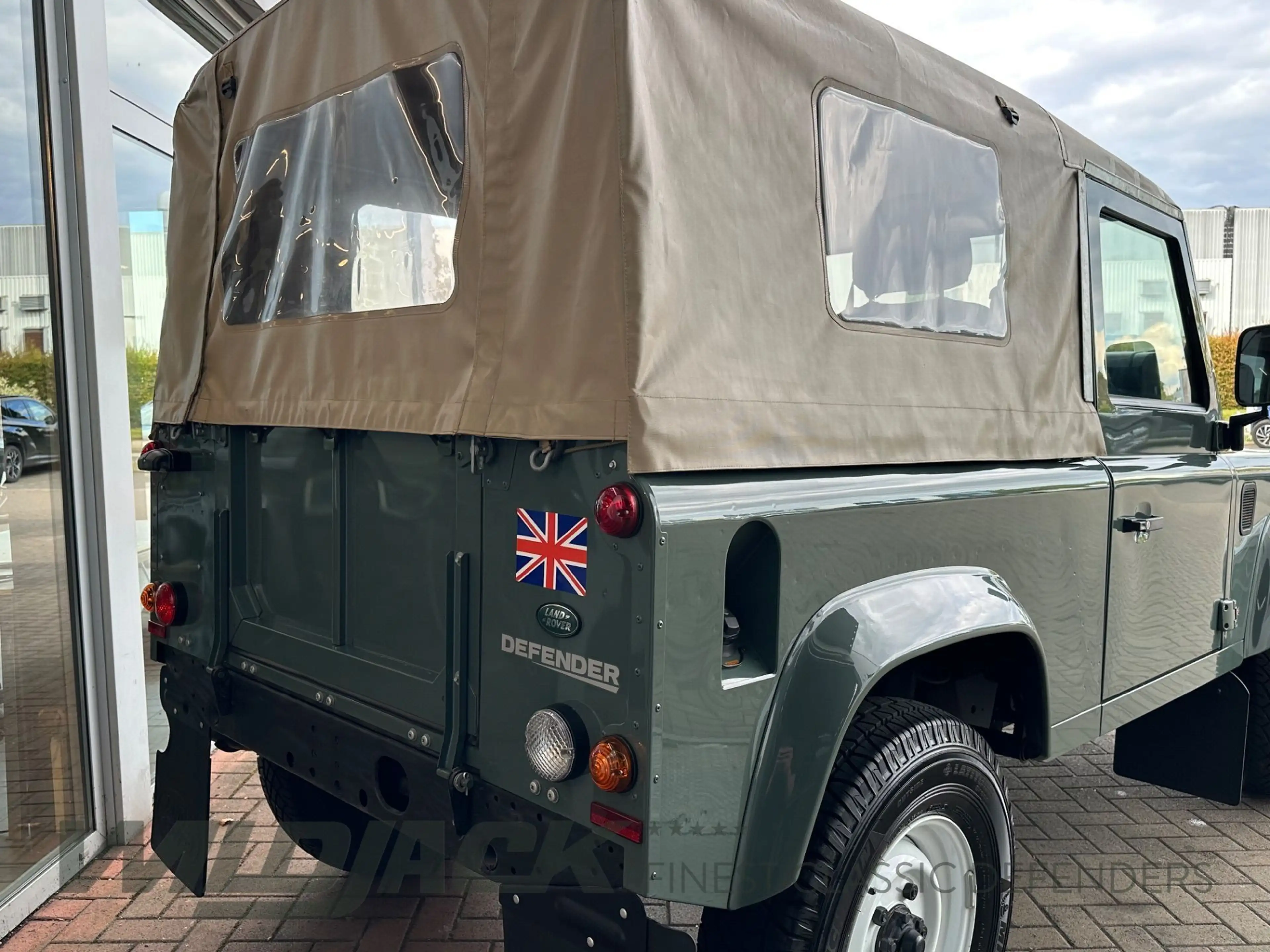 Land Rover Defender 90 DPF Soft Top E *NEUWERTIG* — photo 7