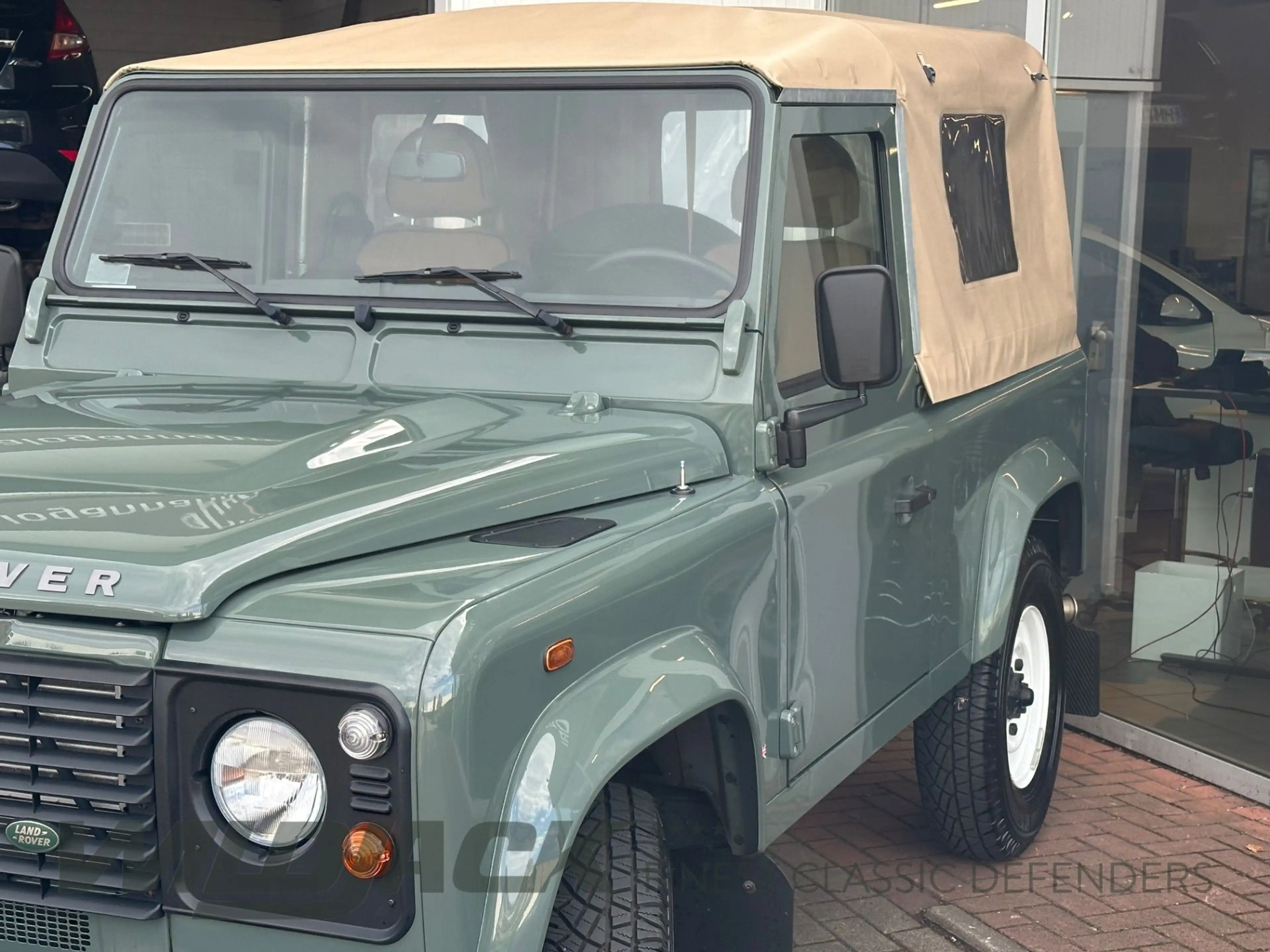 Land Rover Defender 90 DPF Soft Top E *NEUWERTIG* — photo 6
