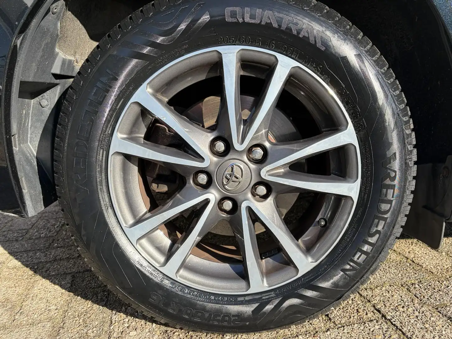 Toyota Verso 1.8 16v VVT-i Panoramic + 12 MND BOVAG Gris - 2