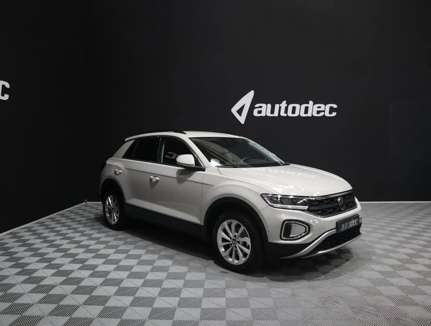 Volkswagen T-Roc 1.5 TSI Life DSG7 110KW Blanco - 1