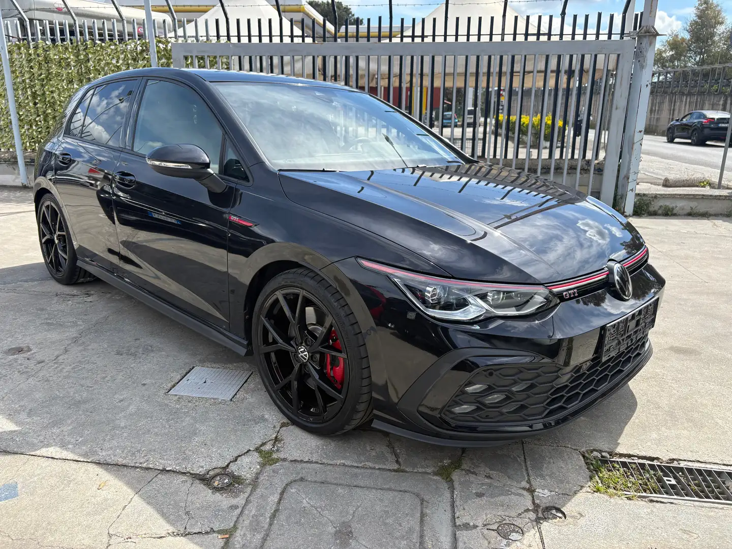 Volkswagen Golf GTI Performance 245cv tetto-navi-camera-matrix-19” Schwarz - 1