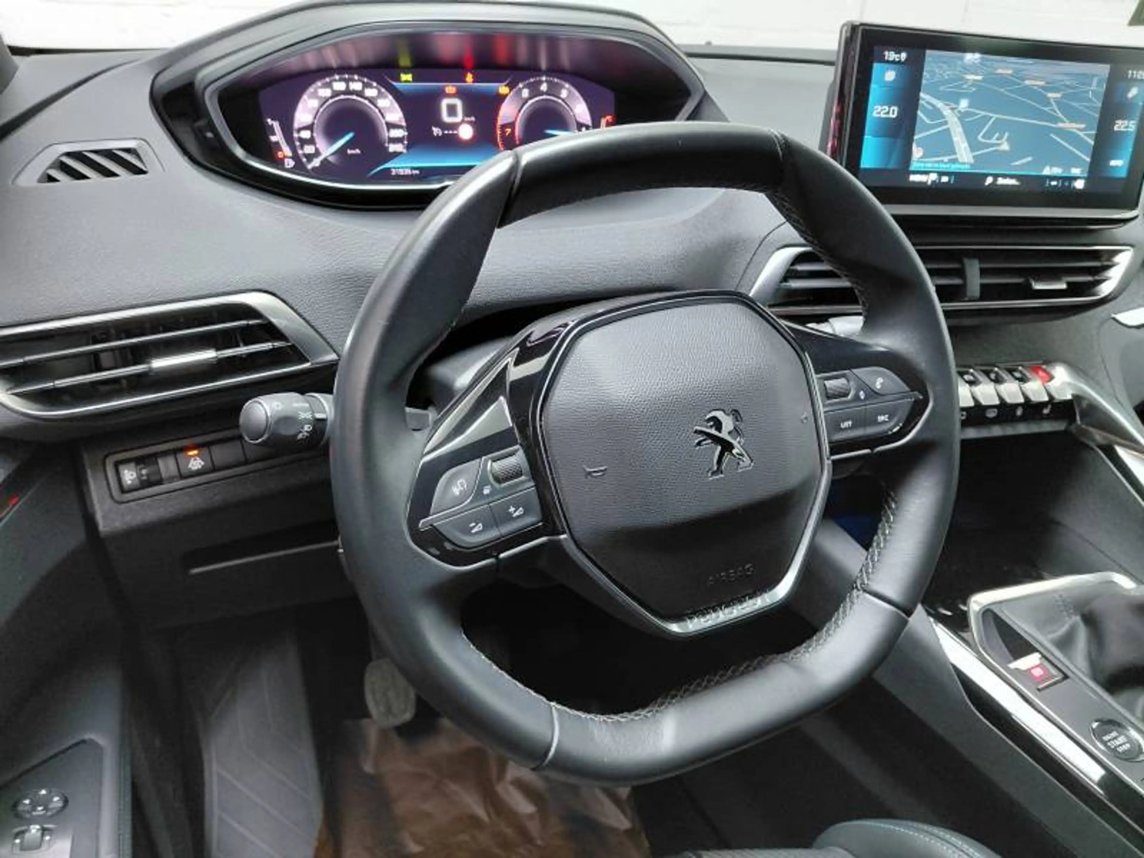 Peugeot 3008 2 1.2 PureTech 96kW S&S Allure Pack — photo 13