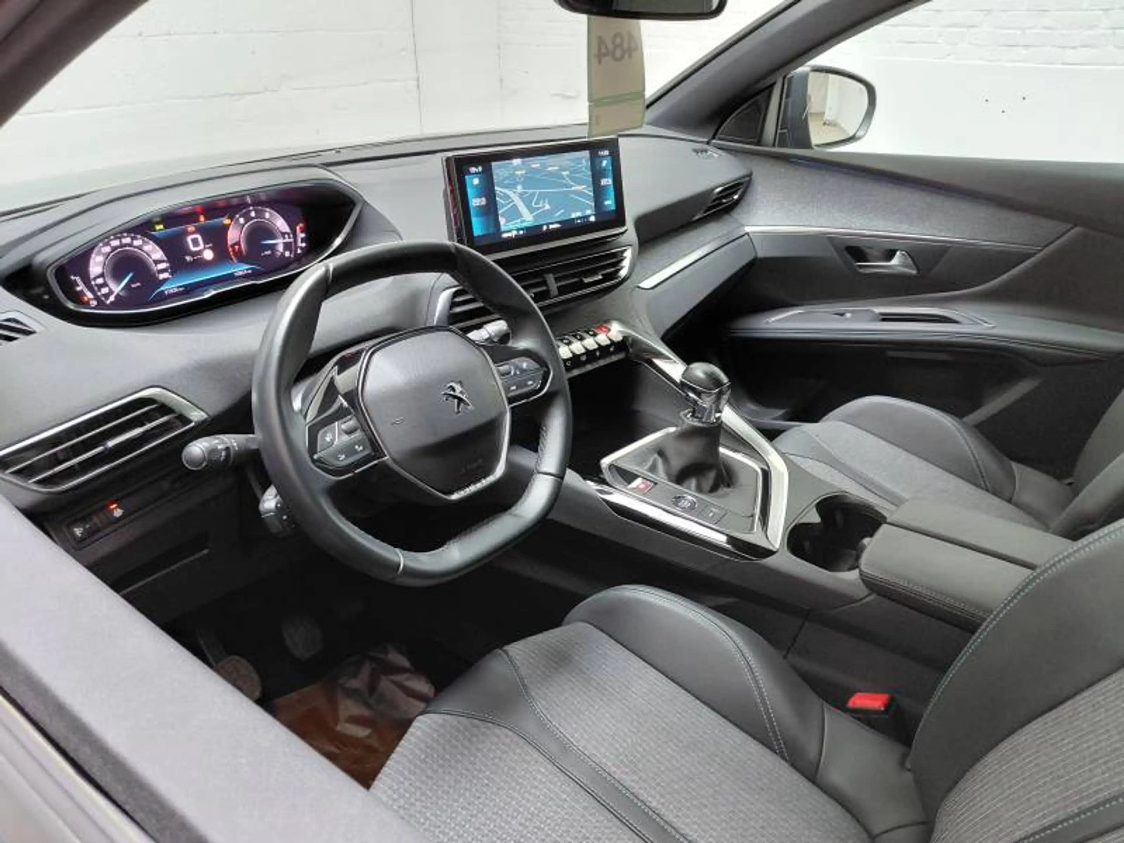 Peugeot 3008 2 1.2 PureTech 96kW S&S Allure Pack — photo 10