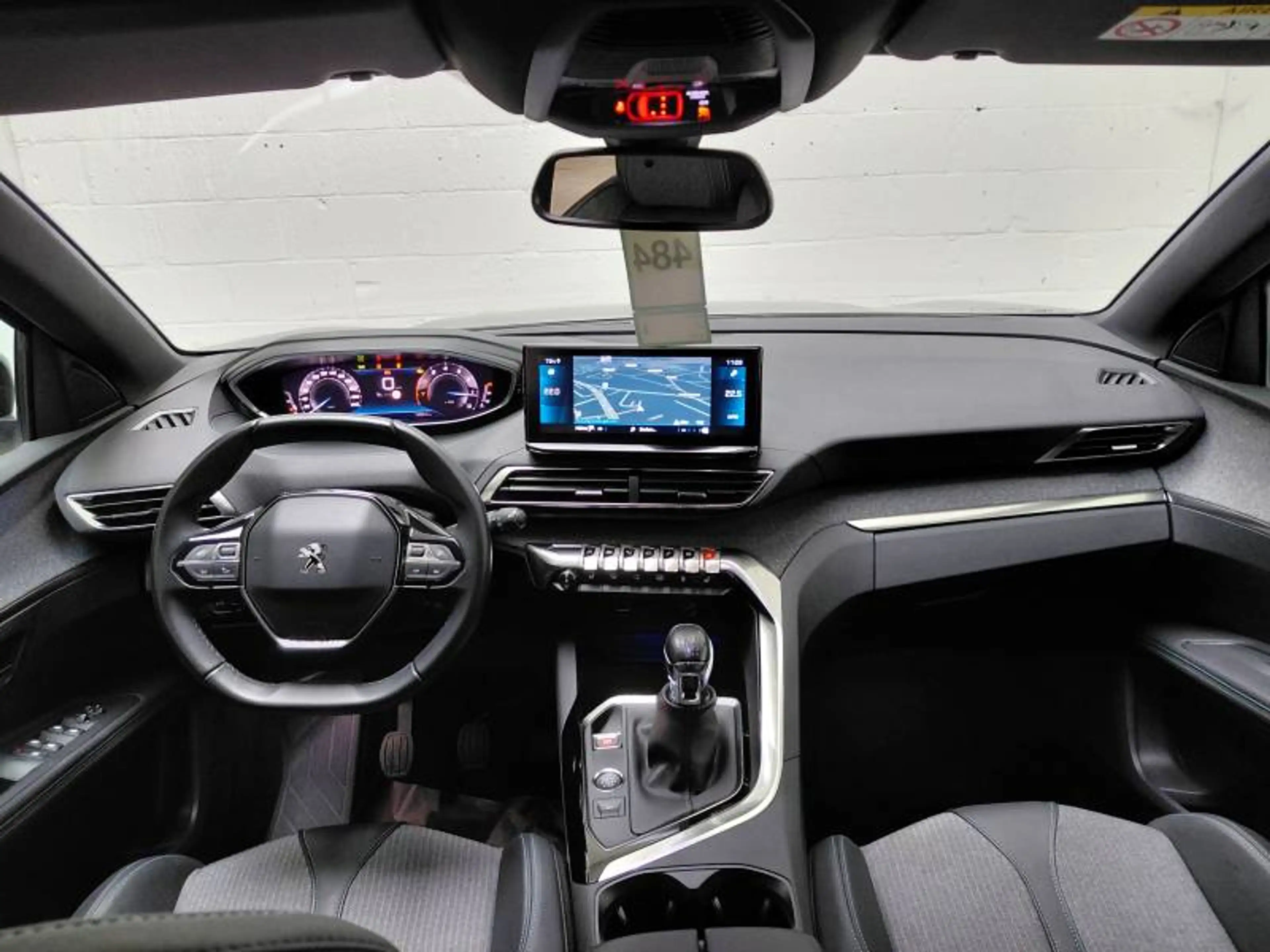 Peugeot 3008 2 1.2 PureTech 96kW S&S Allure Pack — photo 9