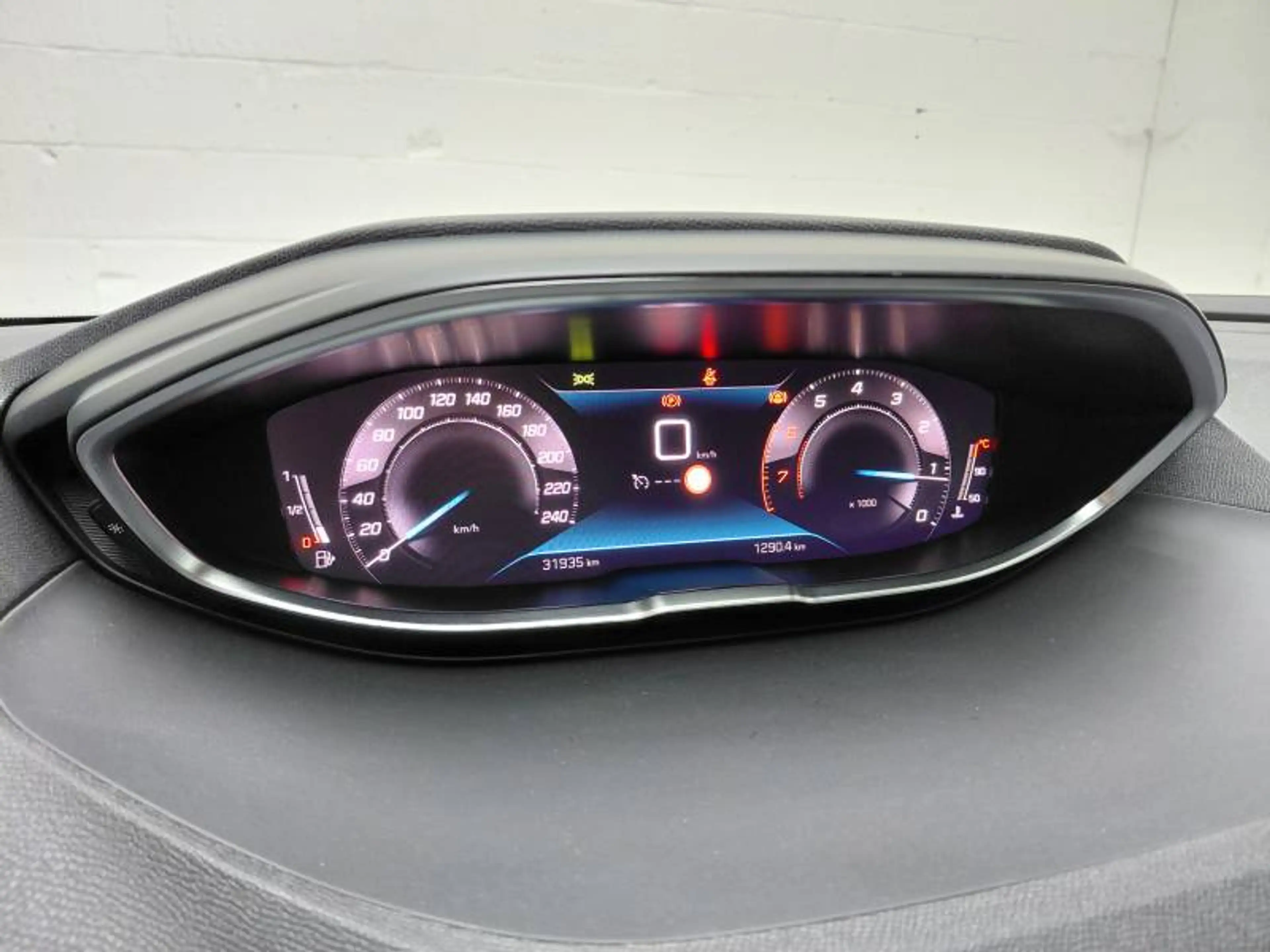 Peugeot 3008 2 1.2 PureTech 96kW S&S Allure Pack — photo 14
