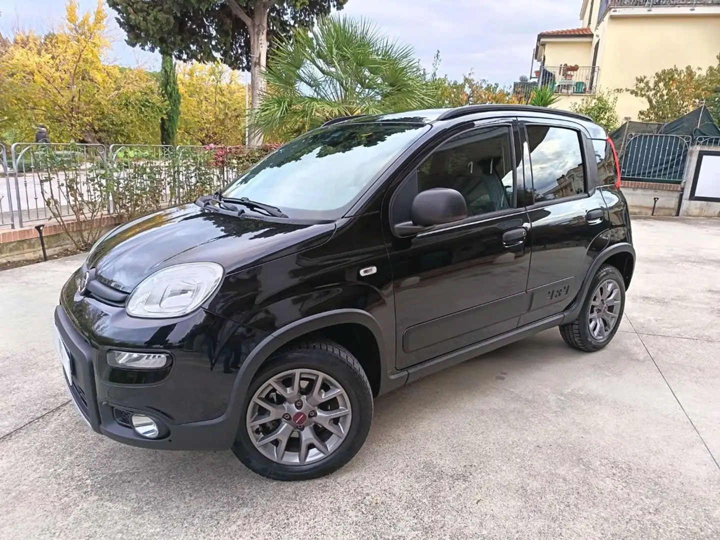 Fiat Panda 0.9 TwinAir Turbo S&S 4x4 Zwart - 1