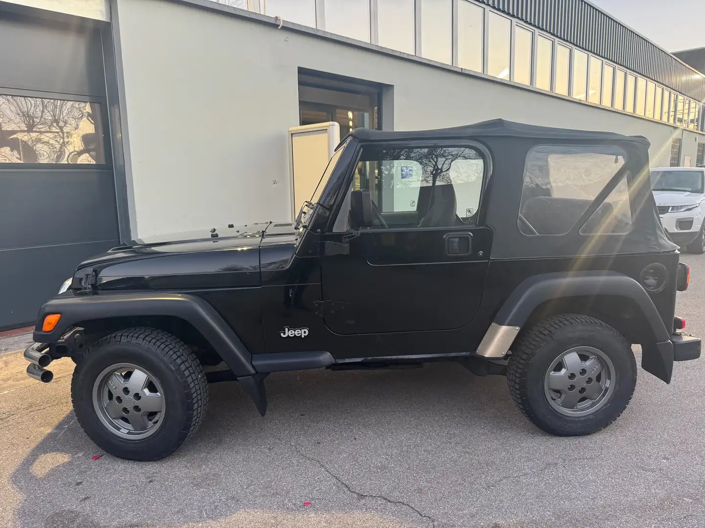 Jeep Wrangler Soft Top 2.5 ASI Schwarz - 2