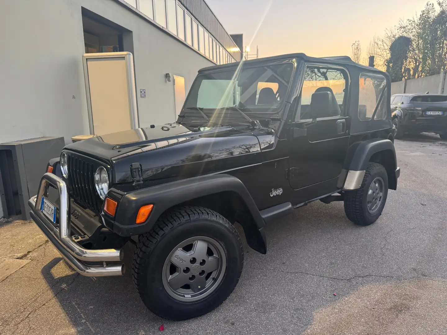 Jeep Wrangler Soft Top 2.5 ASI Schwarz - 1