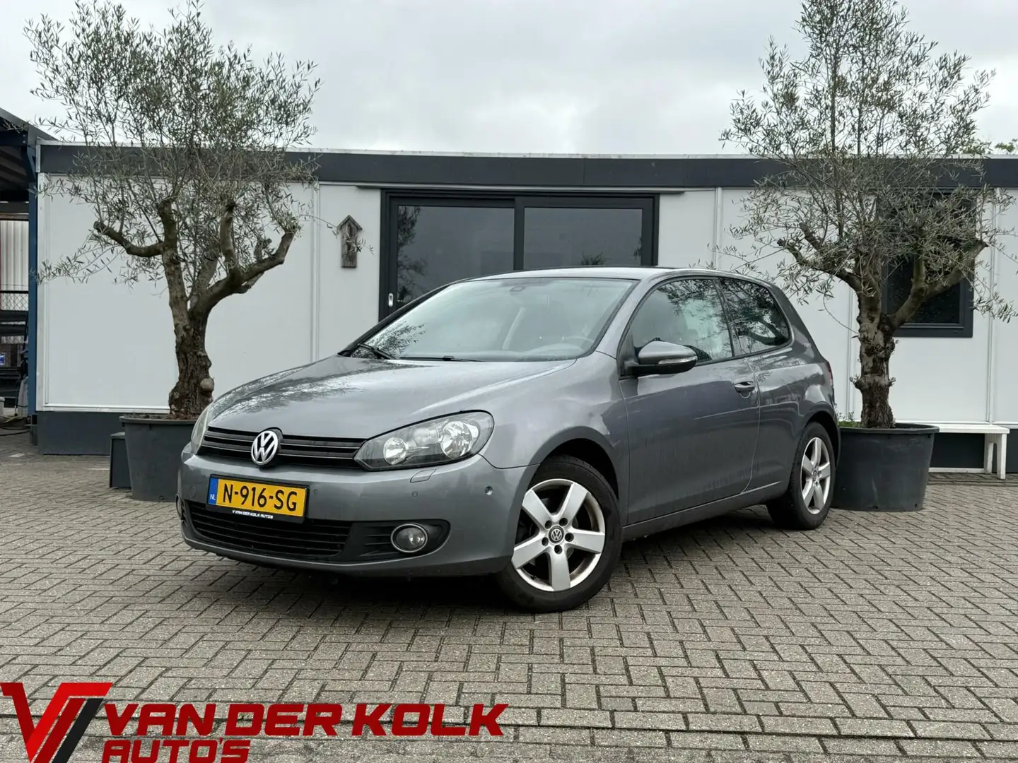 Volkswagen Golf 1.2 TSI Comfortline Cruise Climate Stoelverwarming Grijs - 1