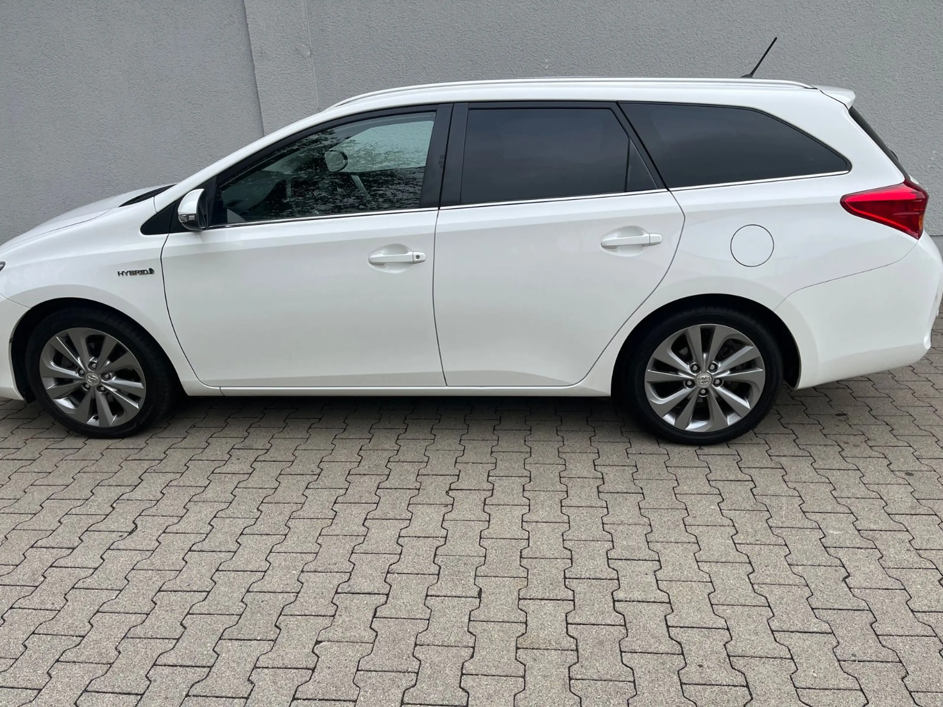 Toyota Auris Touring Sports Hybrid Edition 68 Tkm 1.Hd. — photo 4