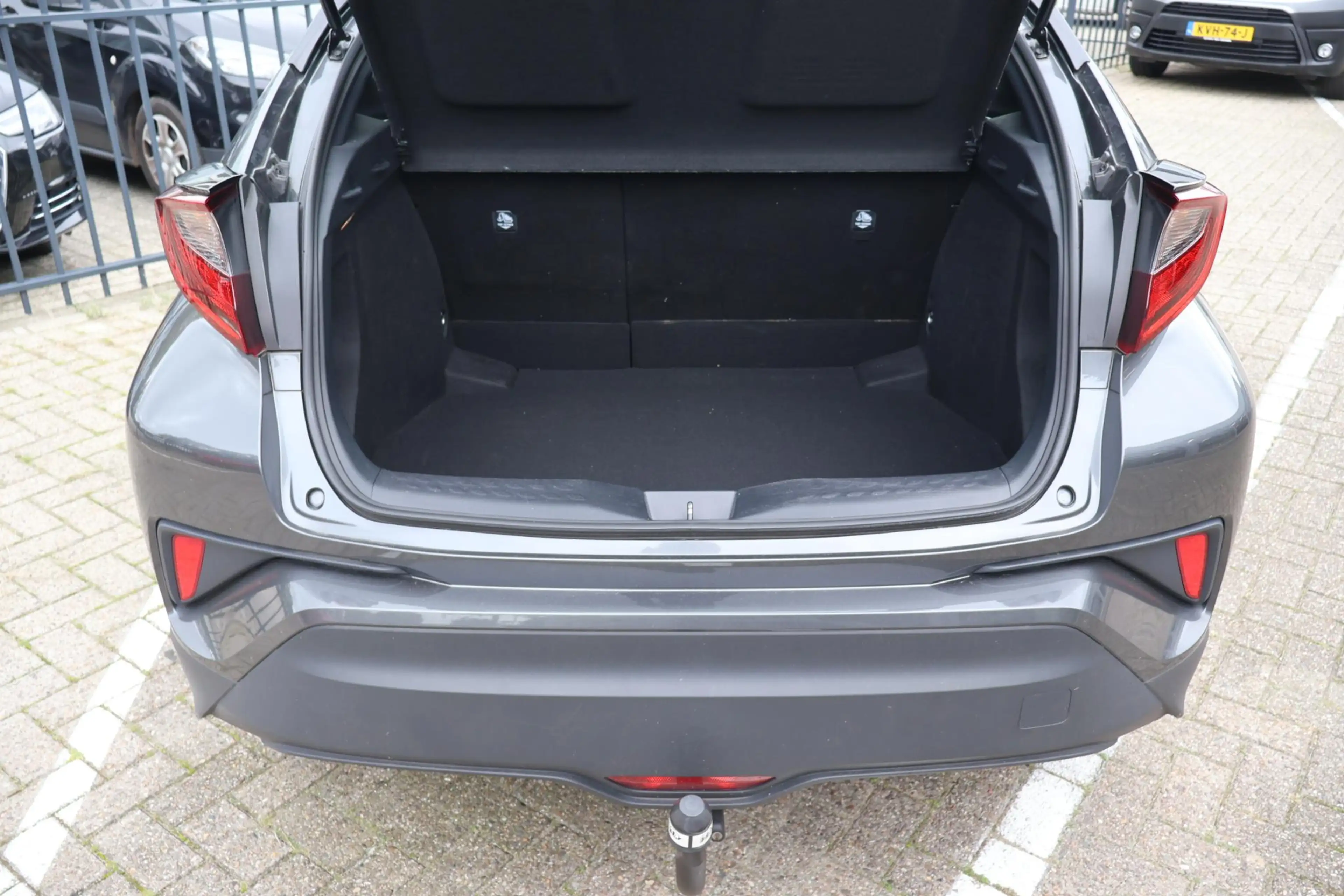 Toyota C-HR 1.8 Hybrid AFN.TREKHAAK AD-CRUISE — photo 22