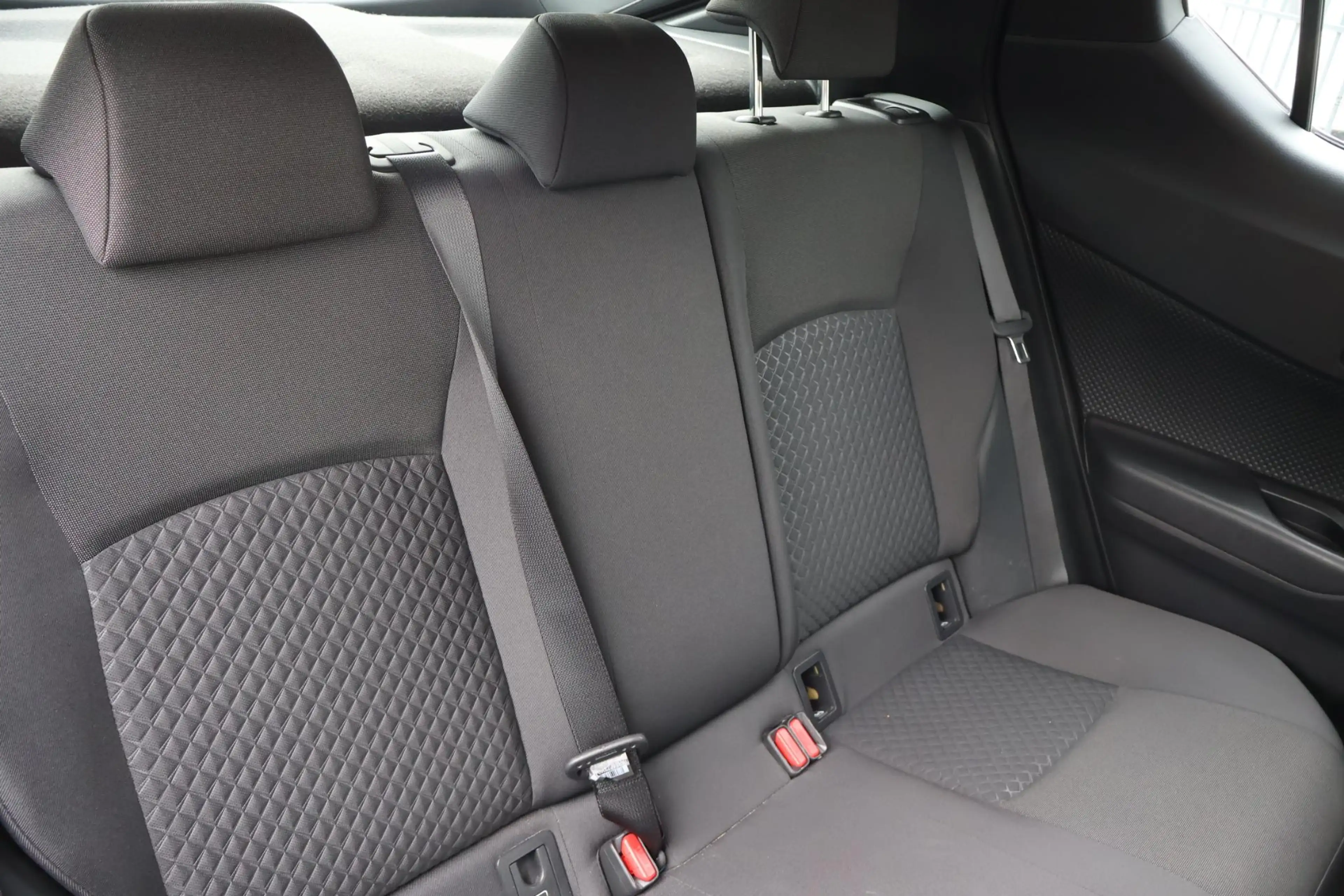 Toyota C-HR 1.8 Hybrid AFN.TREKHAAK AD-CRUISE — photo 17
