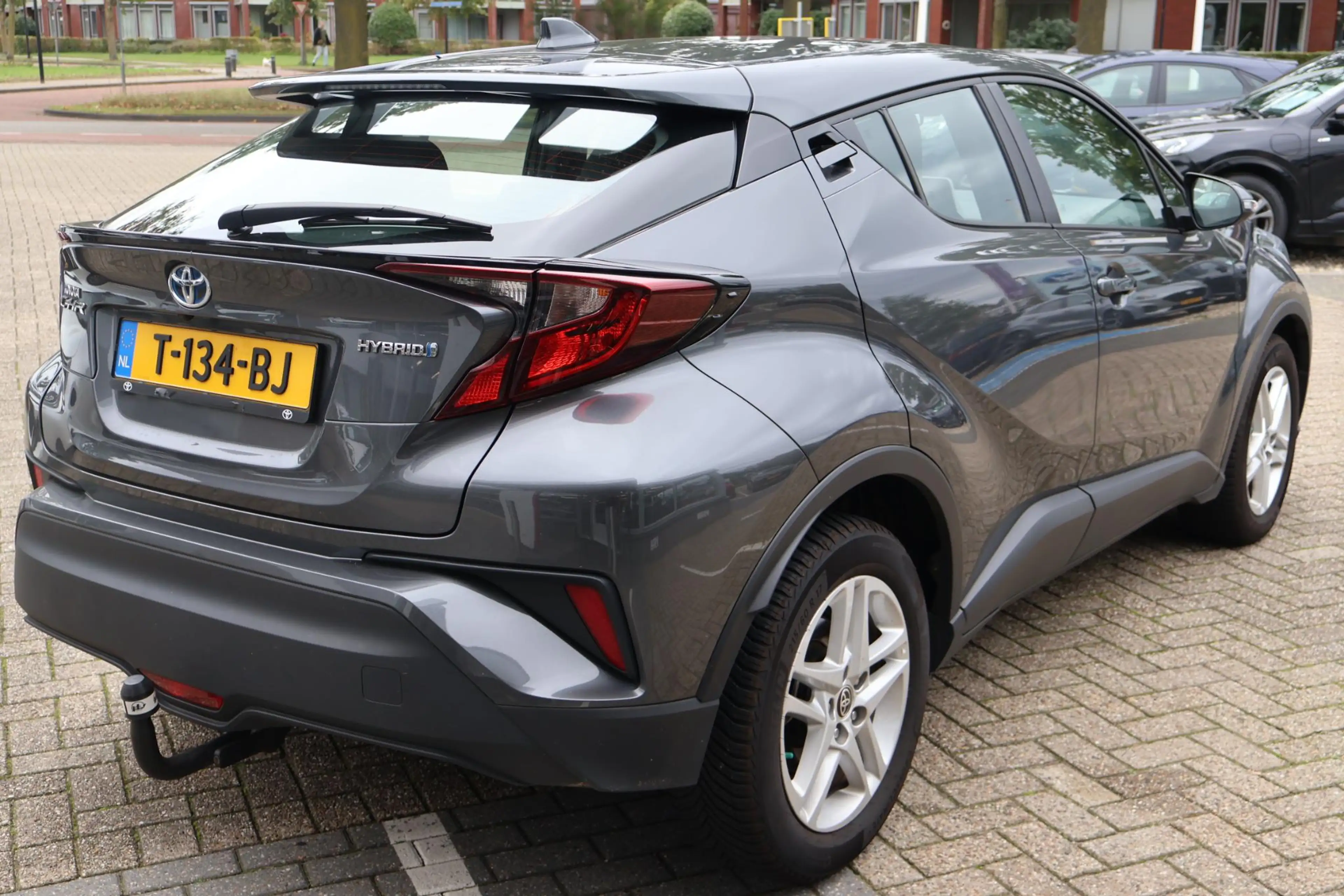 Toyota C-HR 1.8 Hybrid AFN.TREKHAAK AD-CRUISE — photo 3