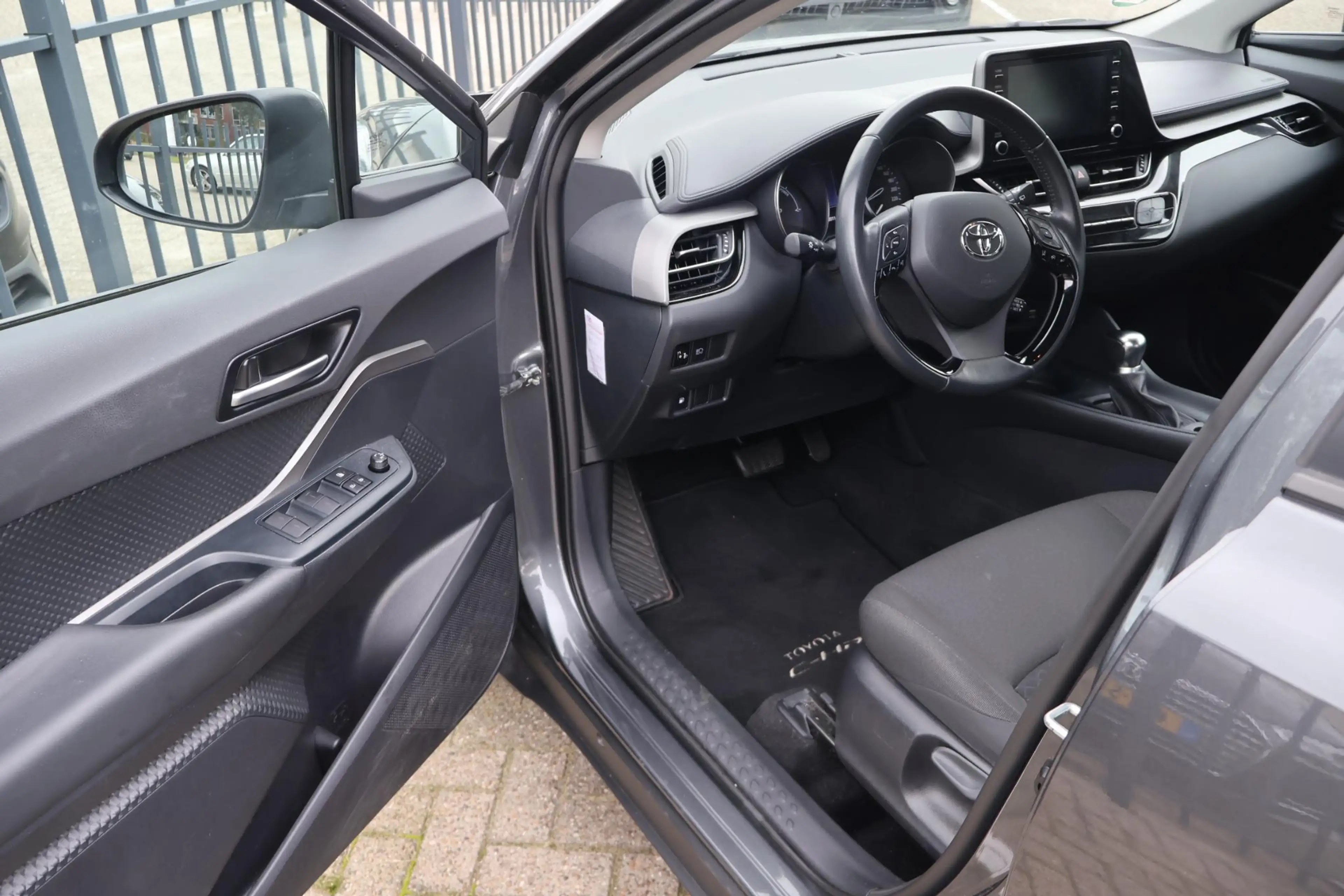 Toyota C-HR 1.8 Hybrid AFN.TREKHAAK AD-CRUISE — photo 5