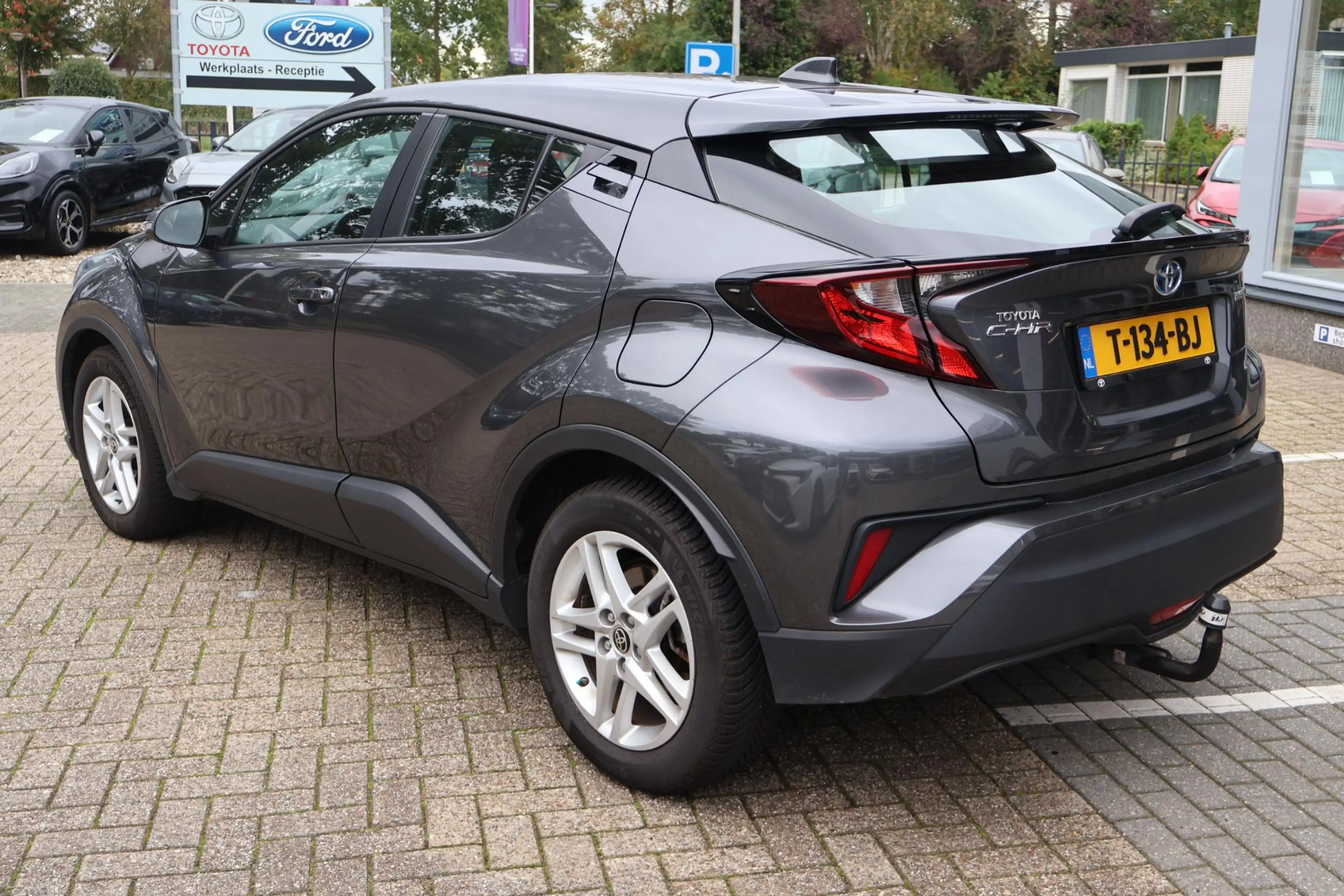Toyota C-HR 1.8 Hybrid AFN.TREKHAAK AD-CRUISE — photo 4