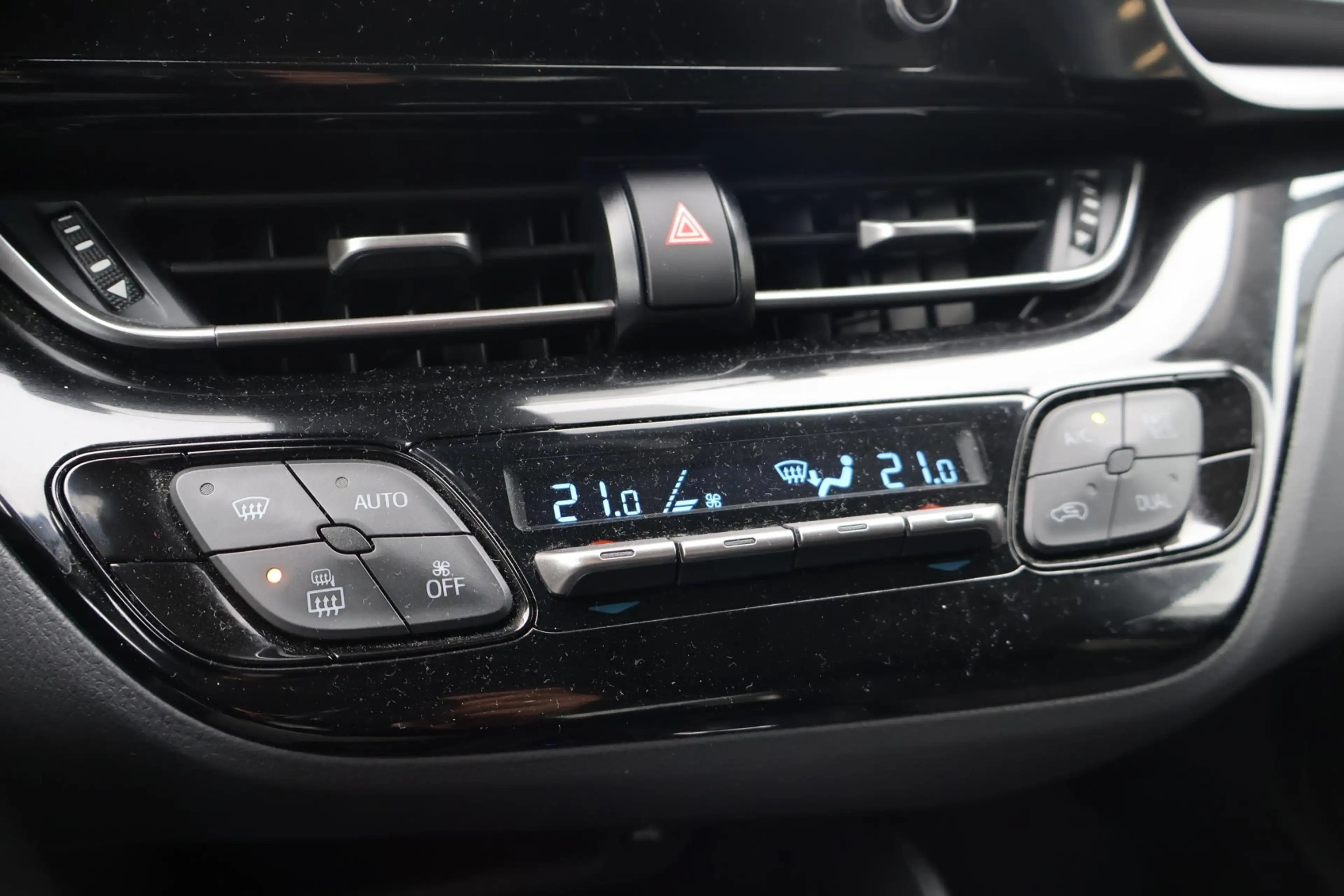 Toyota C-HR 1.8 Hybrid AFN.TREKHAAK AD-CRUISE — photo 12
