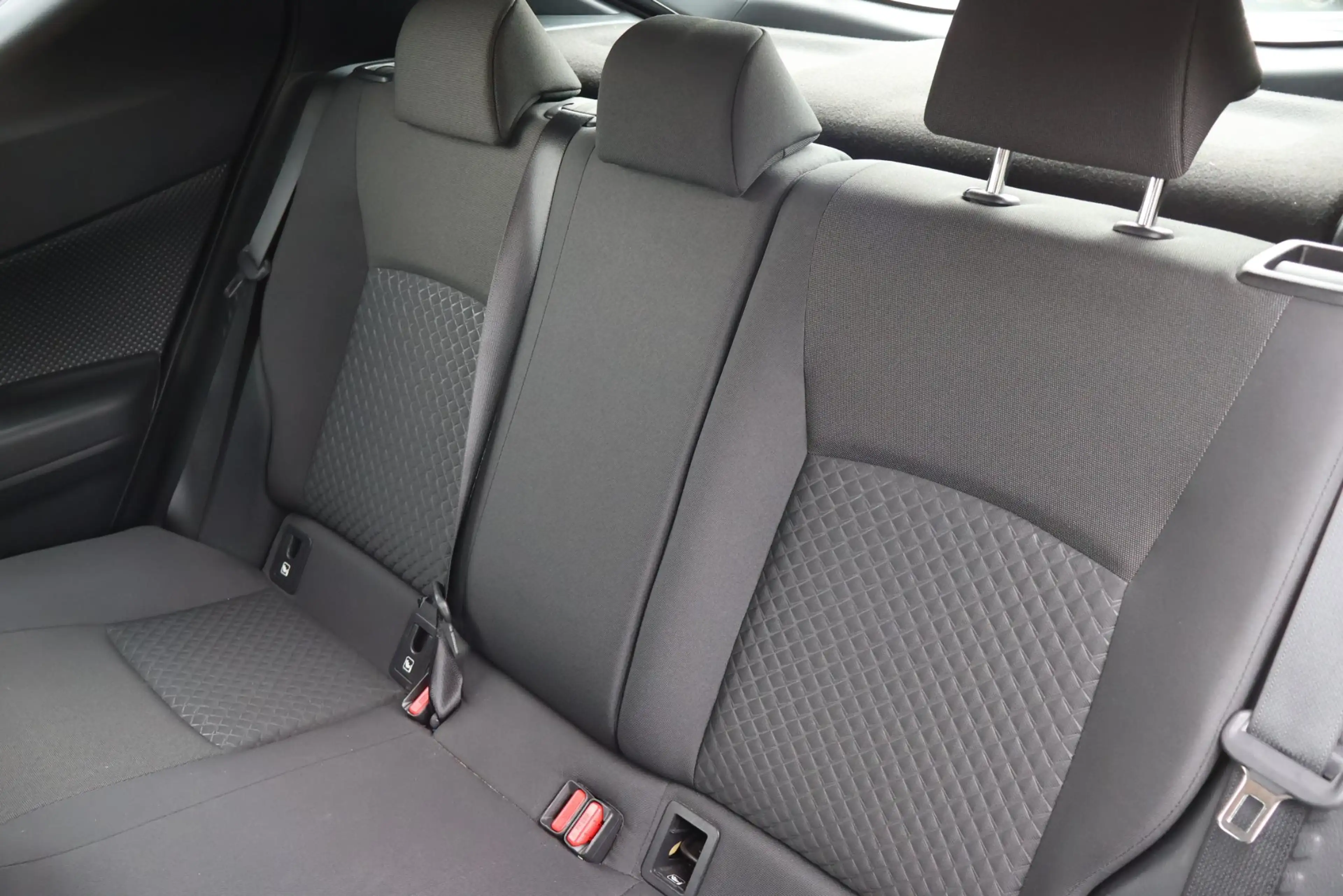 Toyota C-HR 1.8 Hybrid AFN.TREKHAAK AD-CRUISE — photo 18