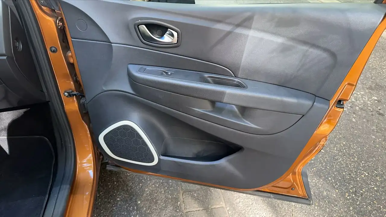 Renault Captur — photo 23