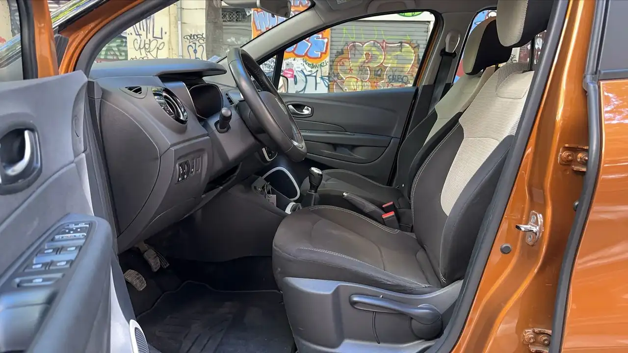 Renault Captur — photo 26