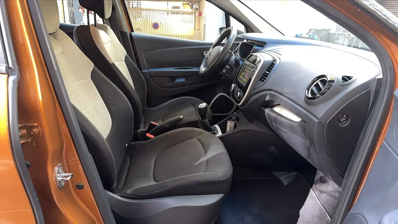 Renault Captur — photo 25
