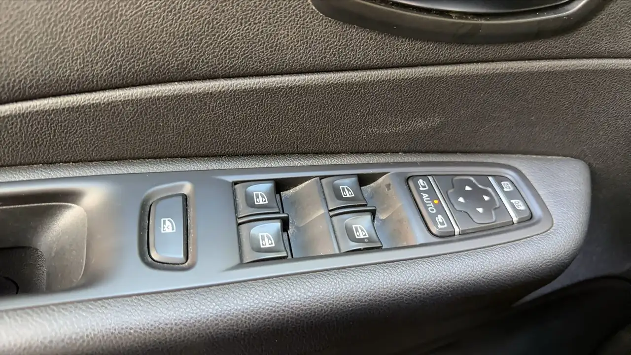 Renault Captur — photo 22